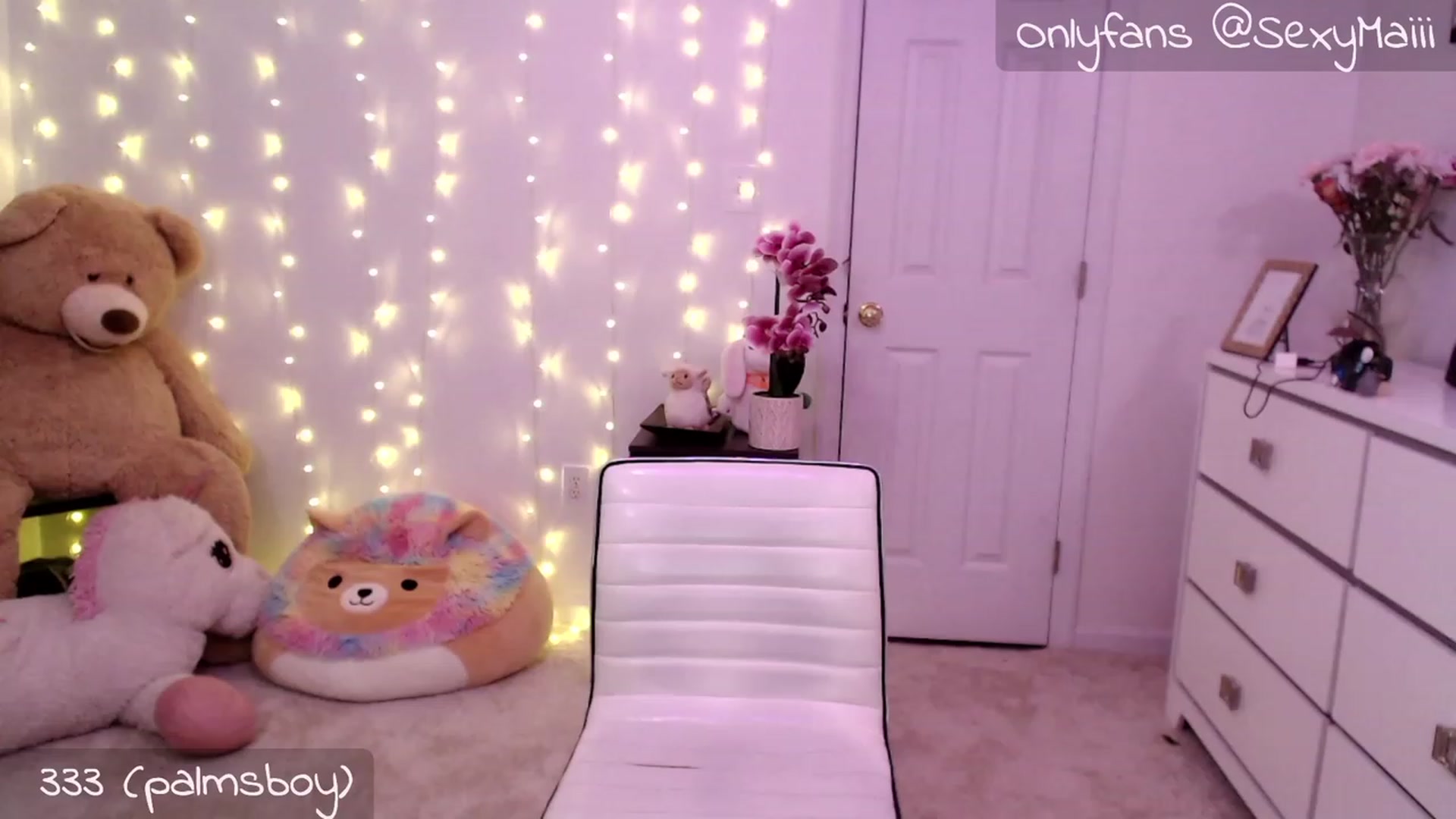 Gallery image thumbnail from Maithaiii's myfreecams stream on, 06/20/2023, 05:58 image 6 of 20