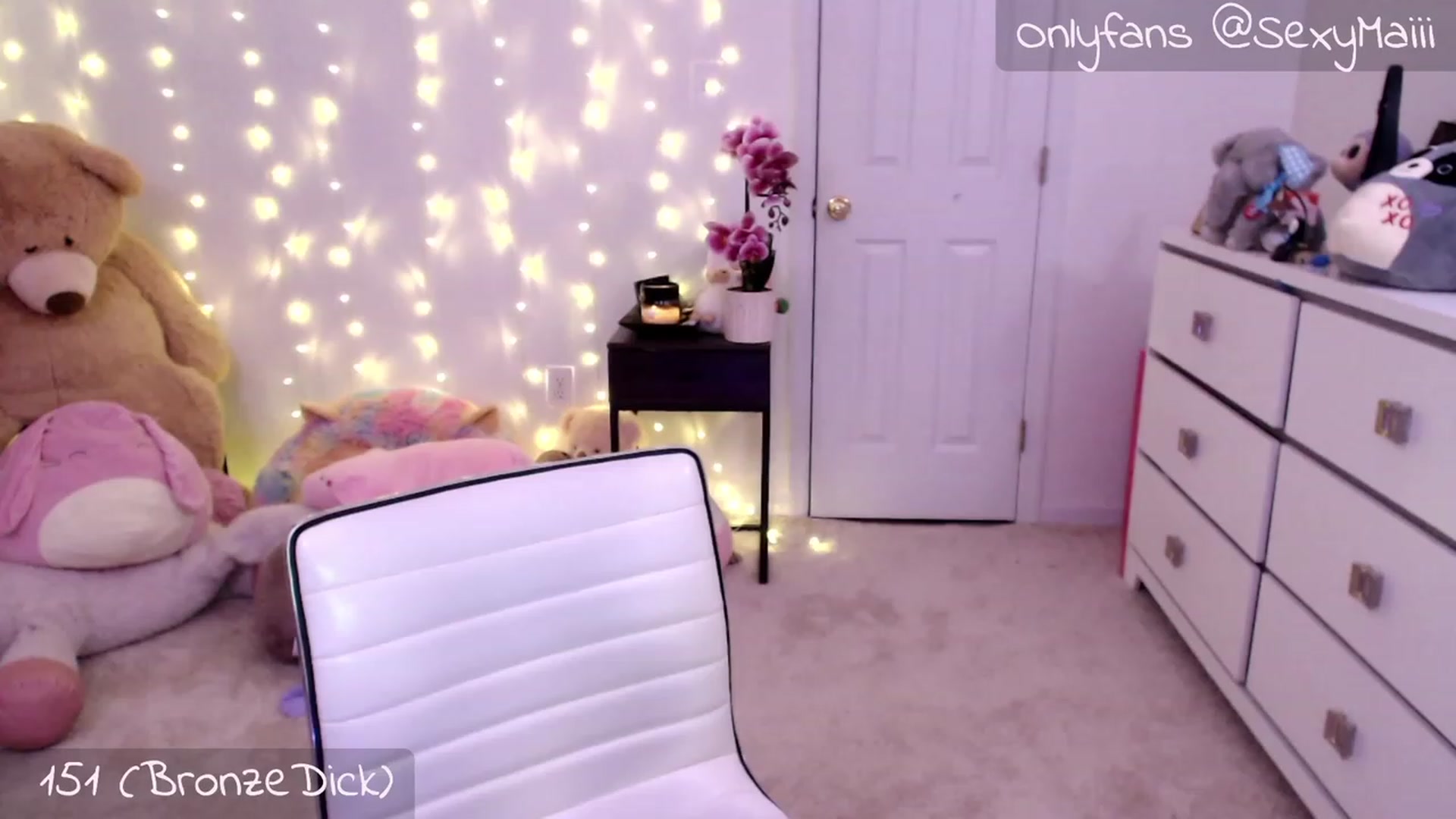 Gallery image thumbnail from Maithaiii's myfreecams stream on, 08/20/2023, 06:48 image 7 of 20