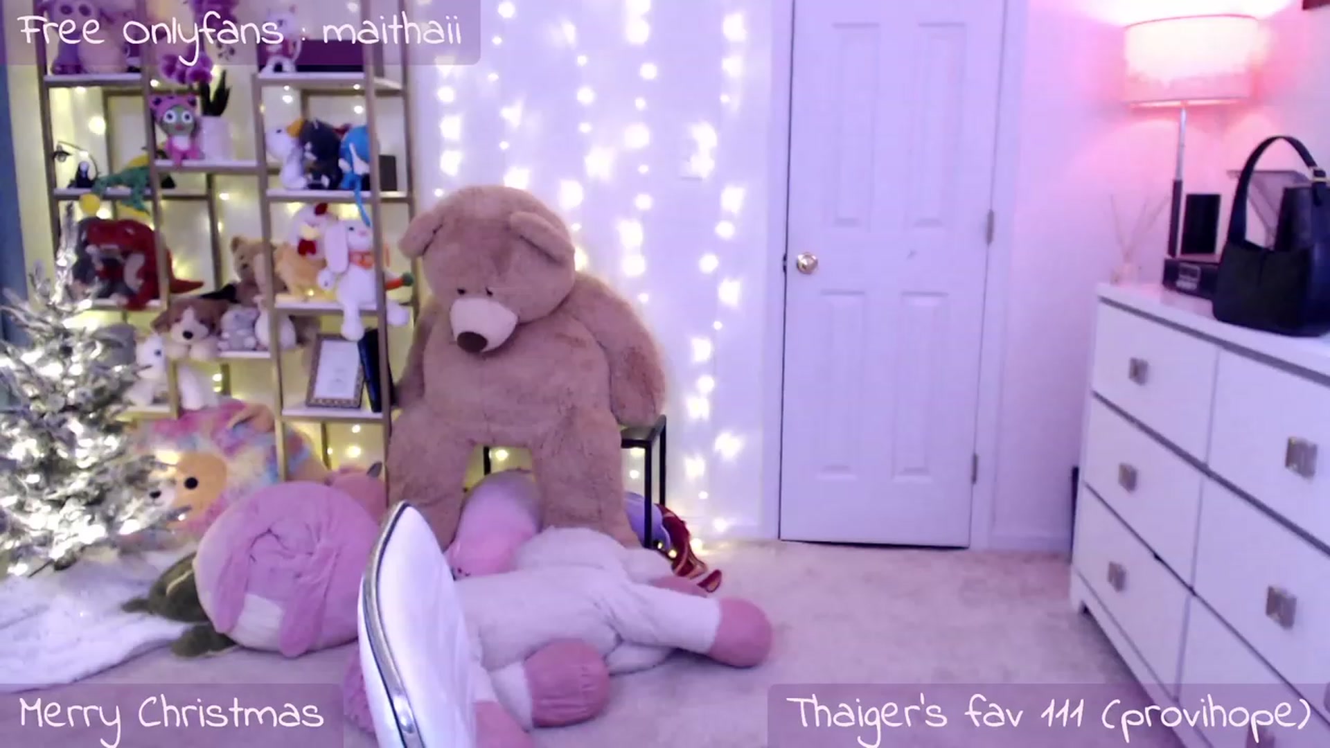 Gallery image thumbnail from Maithaiii's myfreecams stream on, 12/25/2023, 08:34 image 2 of 20