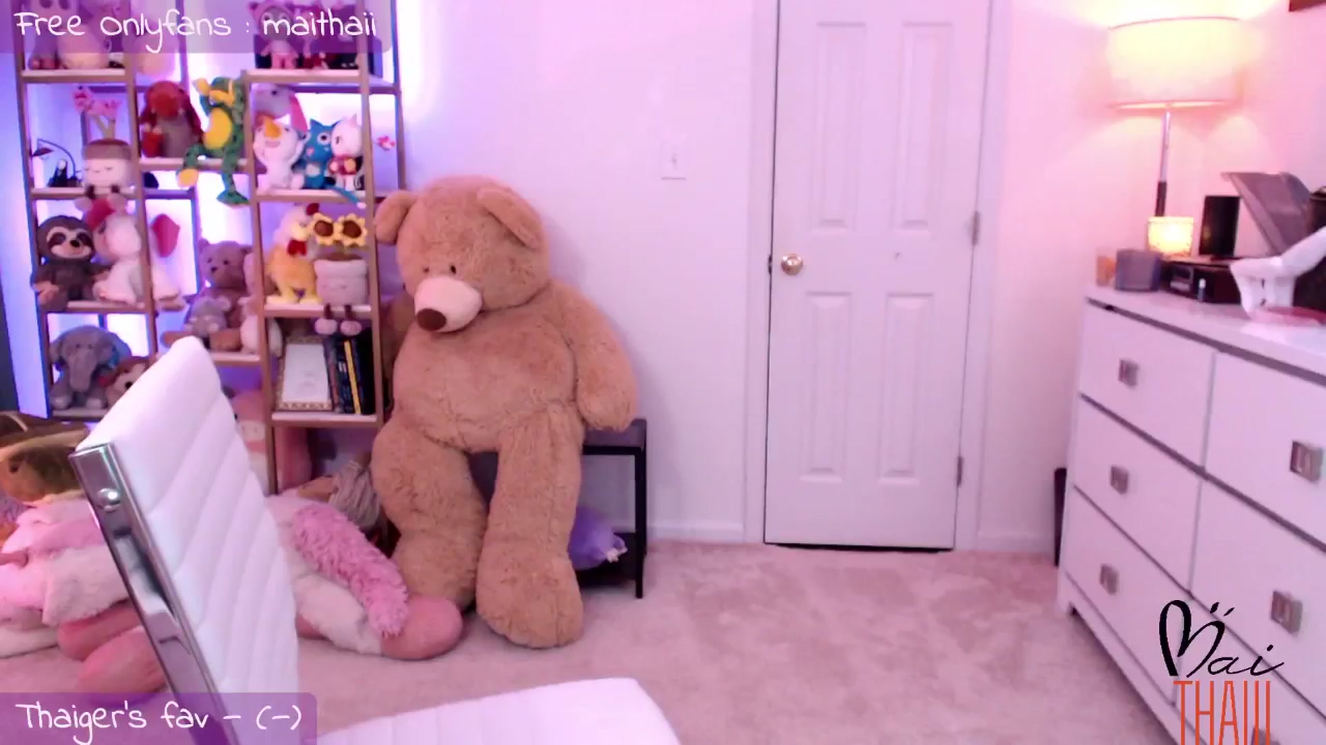 Gallery image thumbnail from Maithaiii's myfreecams stream on, 09/27/2024, 08:19 image 5 of 20