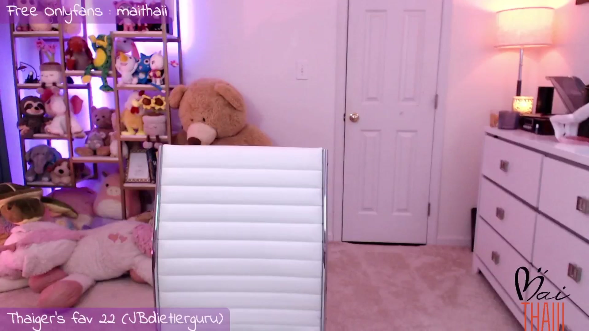 Gallery image thumbnail from Maithaiii's myfreecams stream on, 09/27/2024, 08:19 image 14 of 20