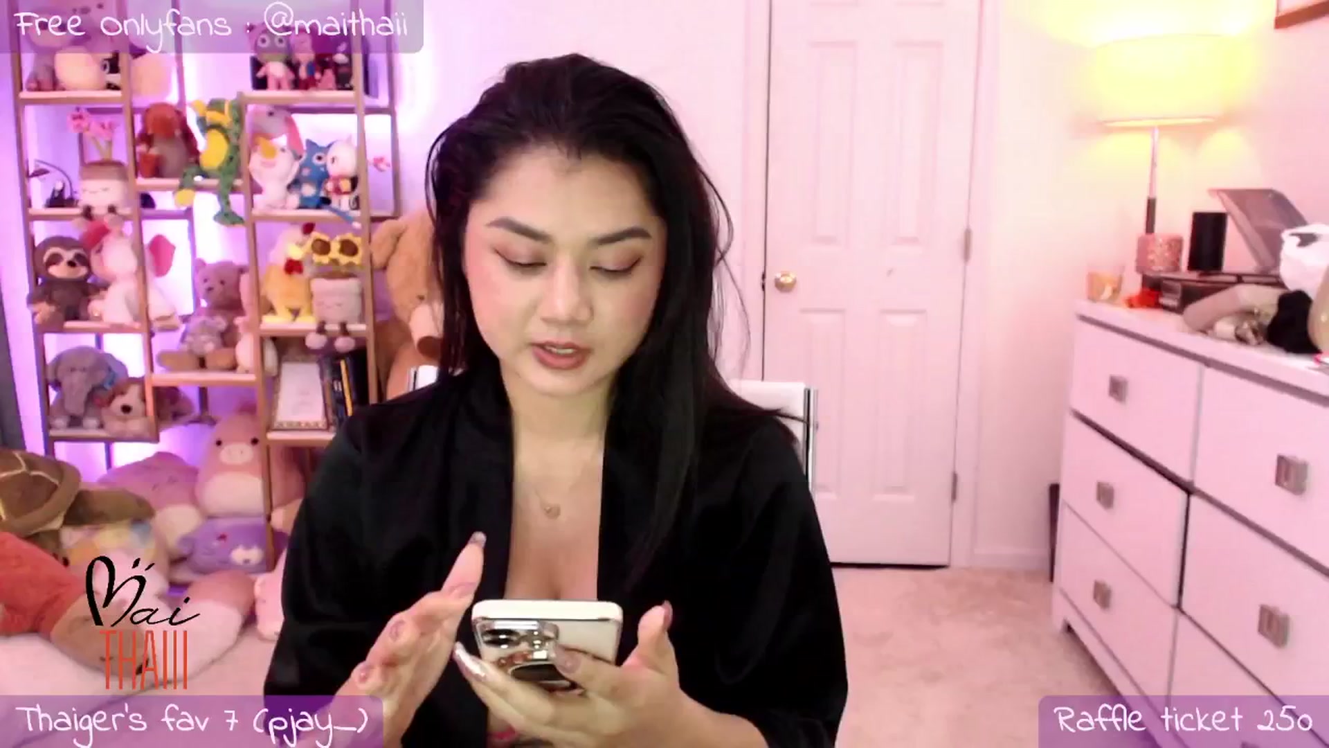 Gallery image thumbnail from Maithaiii's myfreecams stream on, 12/18/2024, 06:36 image 9 of 20