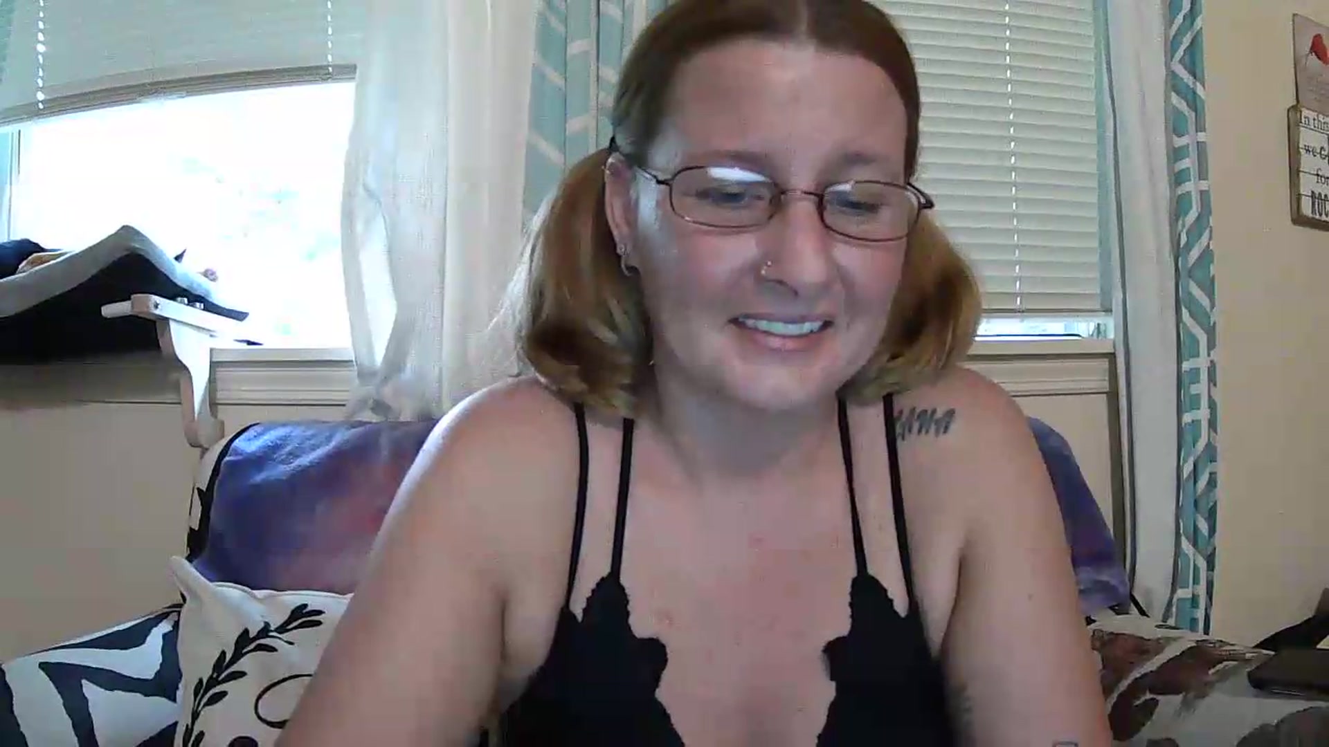 Gallery image thumbnail from Majicunicorn222's myfreecams stream on, 05/28/2026, 22:56 image 13 of 20