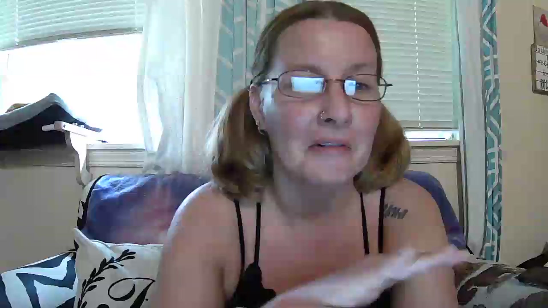 Gallery image thumbnail from Majicunicorn222's myfreecams stream on, 05/28/2026, 22:56 image 3 of 20