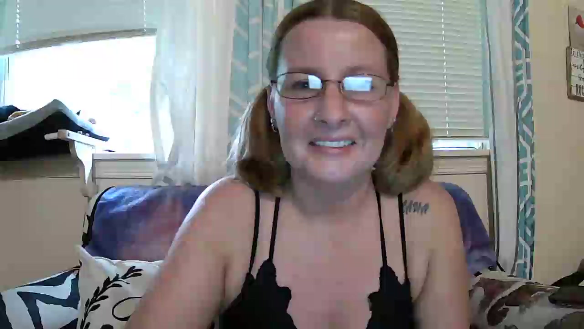 Gallery image thumbnail from Majicunicorn222's myfreecams stream on, 05/28/2026, 22:56 image 12 of 20