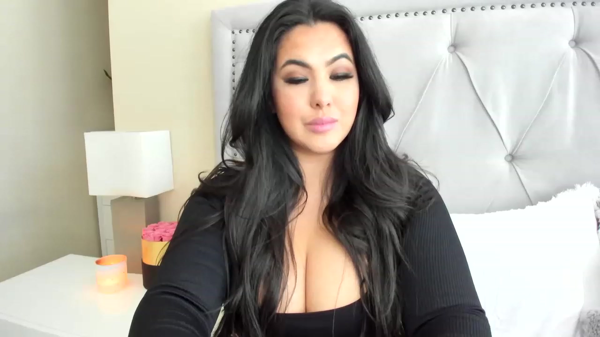 Gallery image thumbnail from MakaylaDivine's myfreecams stream on, 04/19/2023, 21:48 image 10 of 20