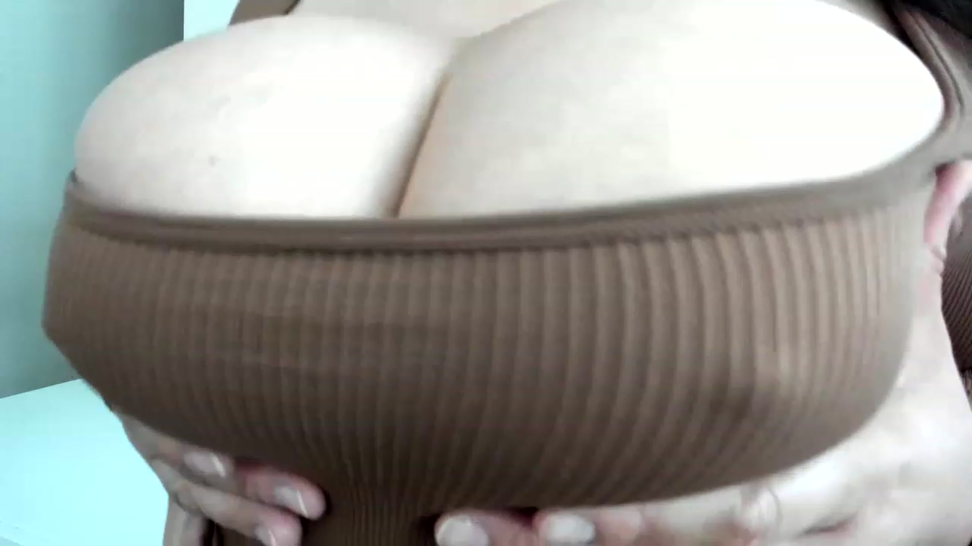 Gallery image thumbnail from MakaylaDivine's myfreecams stream on, 04/26/2023, 22:20 image 19 of 20
