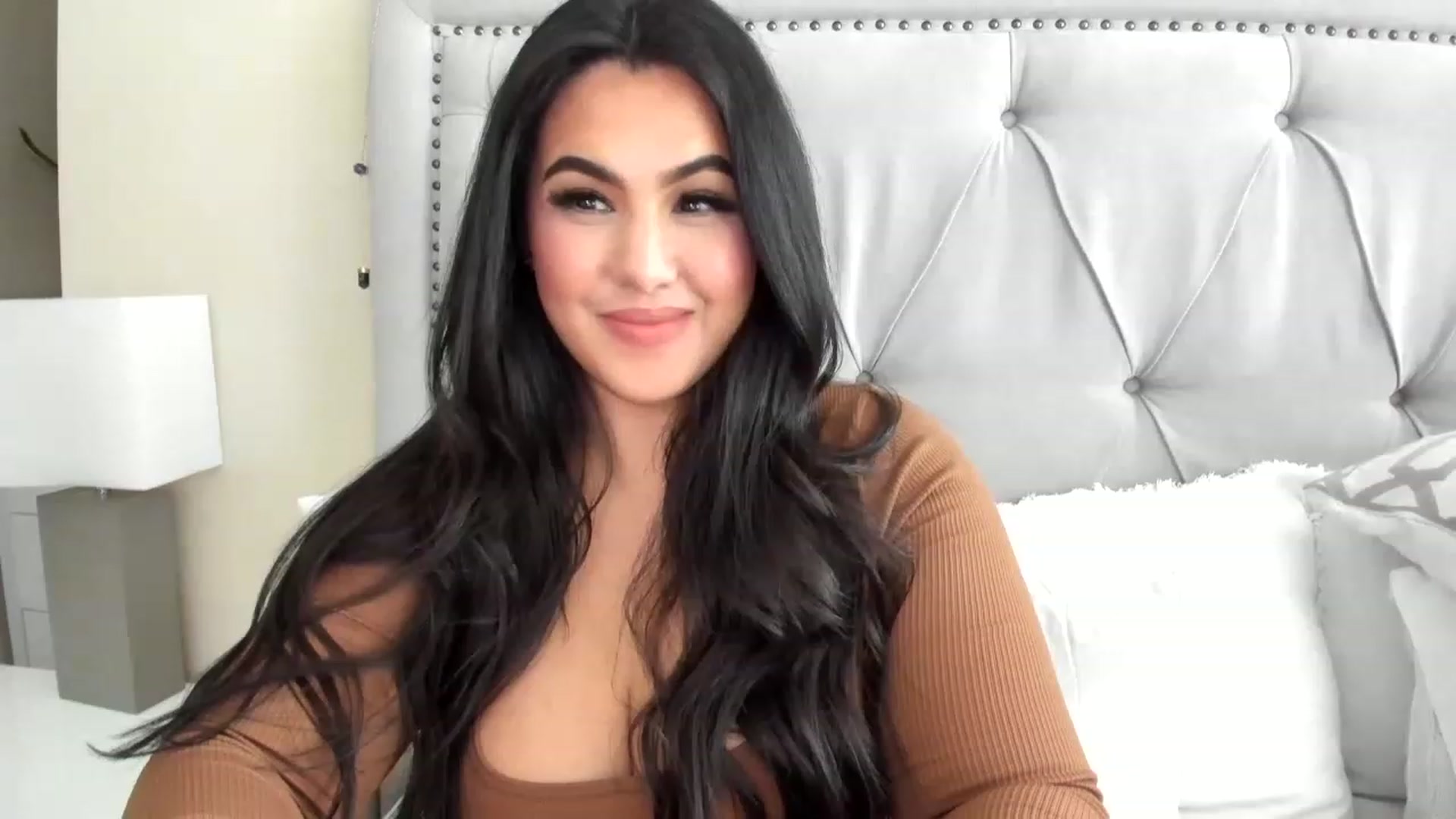 Gallery image thumbnail from MakaylaDivine's myfreecams stream on, 04/26/2023, 22:20 image 8 of 20