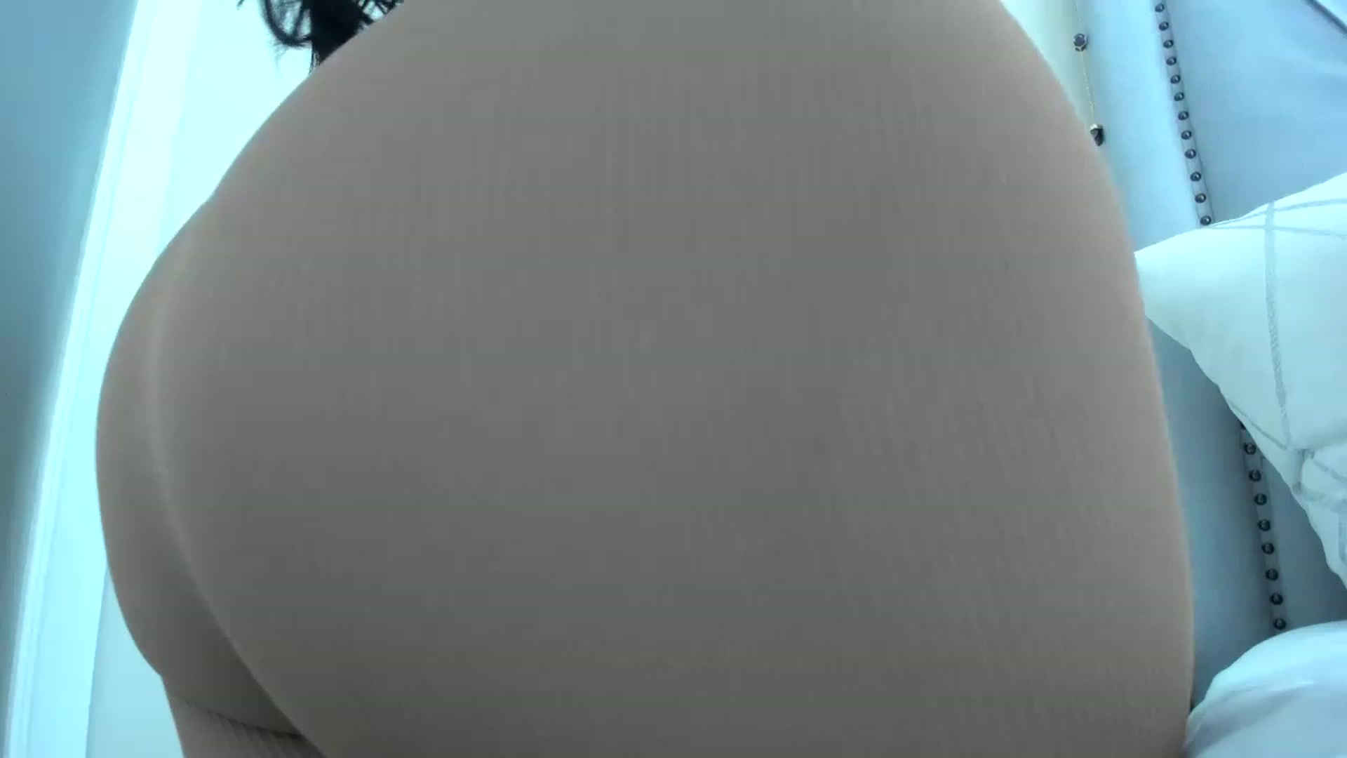 Gallery image thumbnail from MakaylaDivine's myfreecams stream on, 04/26/2023, 22:20 image 4 of 20