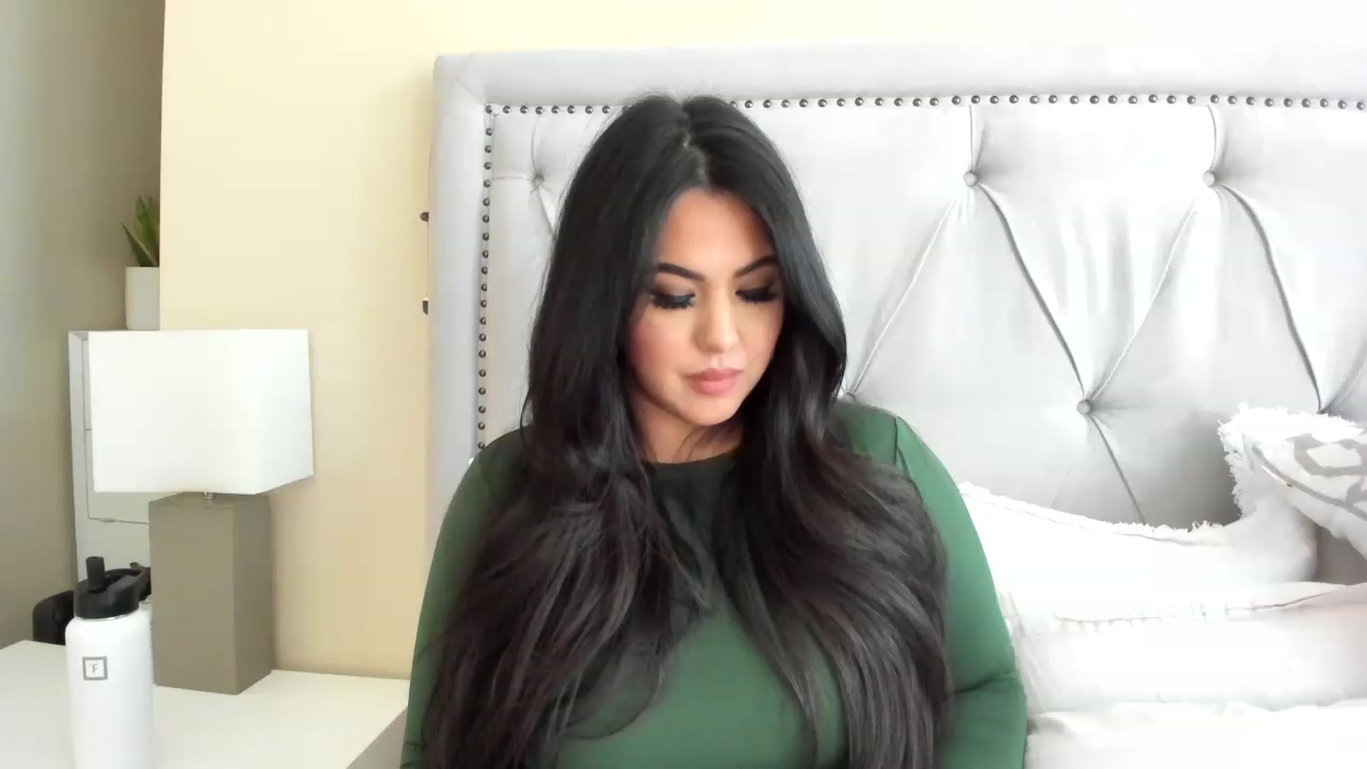 Gallery image thumbnail from MakaylaDivine's myfreecams stream on, 05/17/2023, 20:35 image 11 of 20