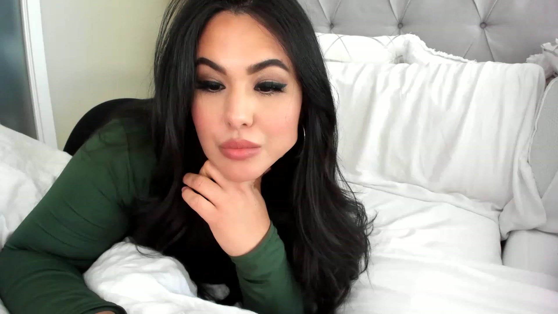Gallery image thumbnail from MakaylaDivine's myfreecams stream on, 05/17/2023, 22:13 image 4 of 20
