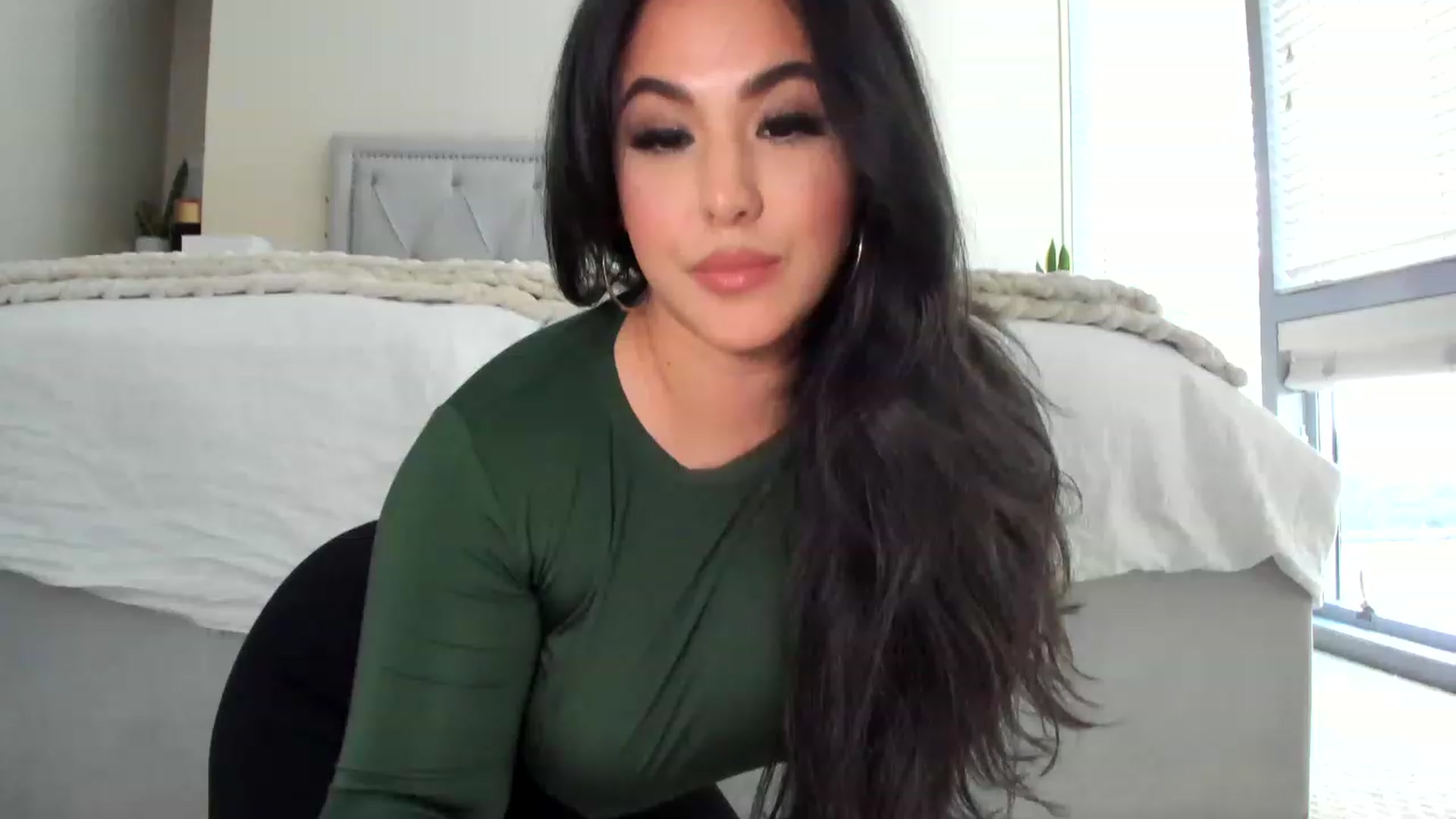 Gallery image thumbnail from MakaylaDivine's myfreecams stream on, 05/17/2023, 22:13 image 19 of 20