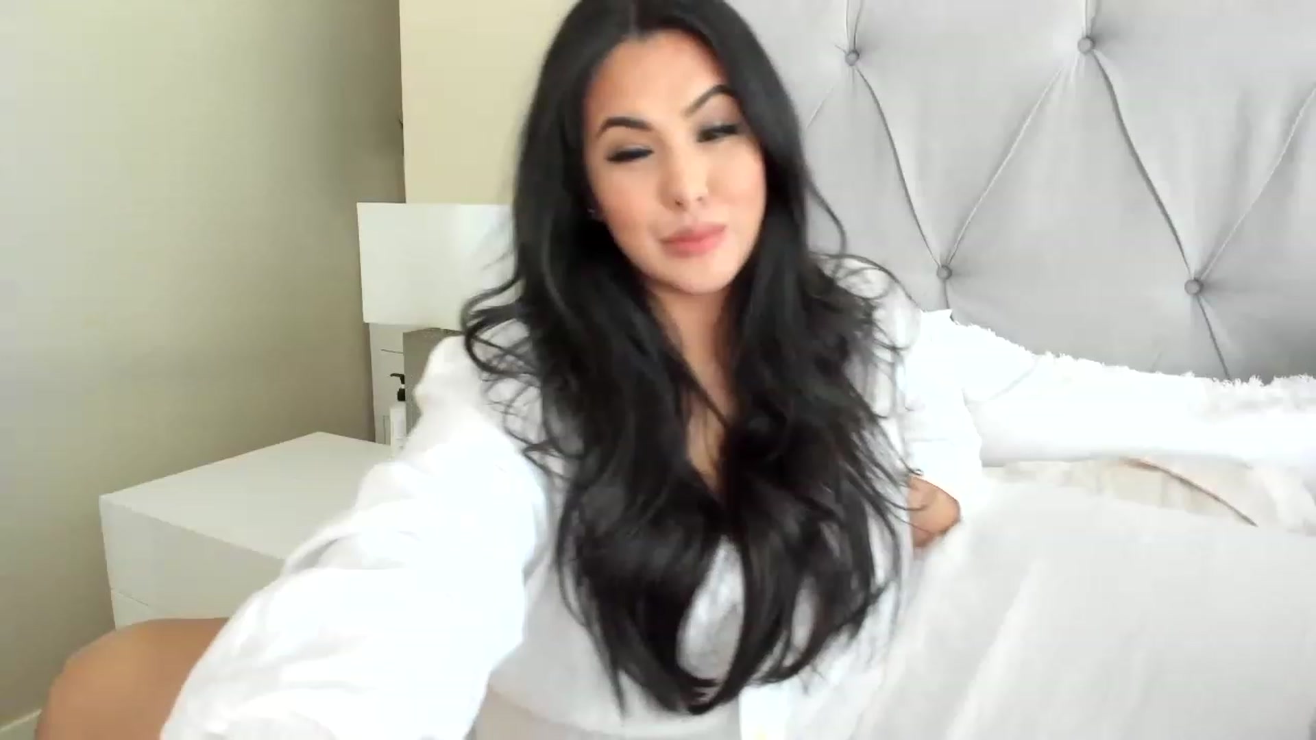 Gallery image thumbnail from MakaylaDivine's myfreecams stream on, 05/24/2023, 18:16 image 6 of 20