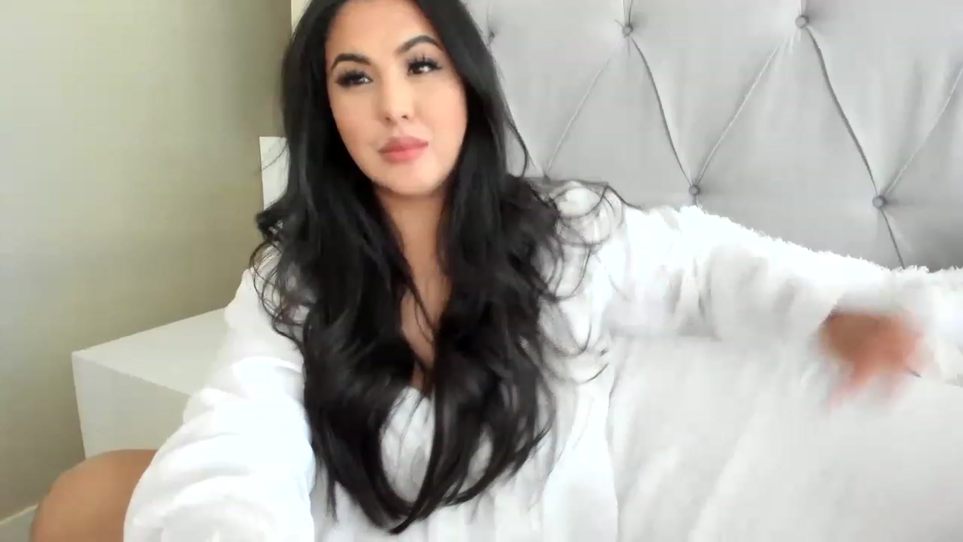 Gallery image thumbnail from MakaylaDivine's myfreecams stream on, 05/24/2023, 18:16 image 5 of 20
