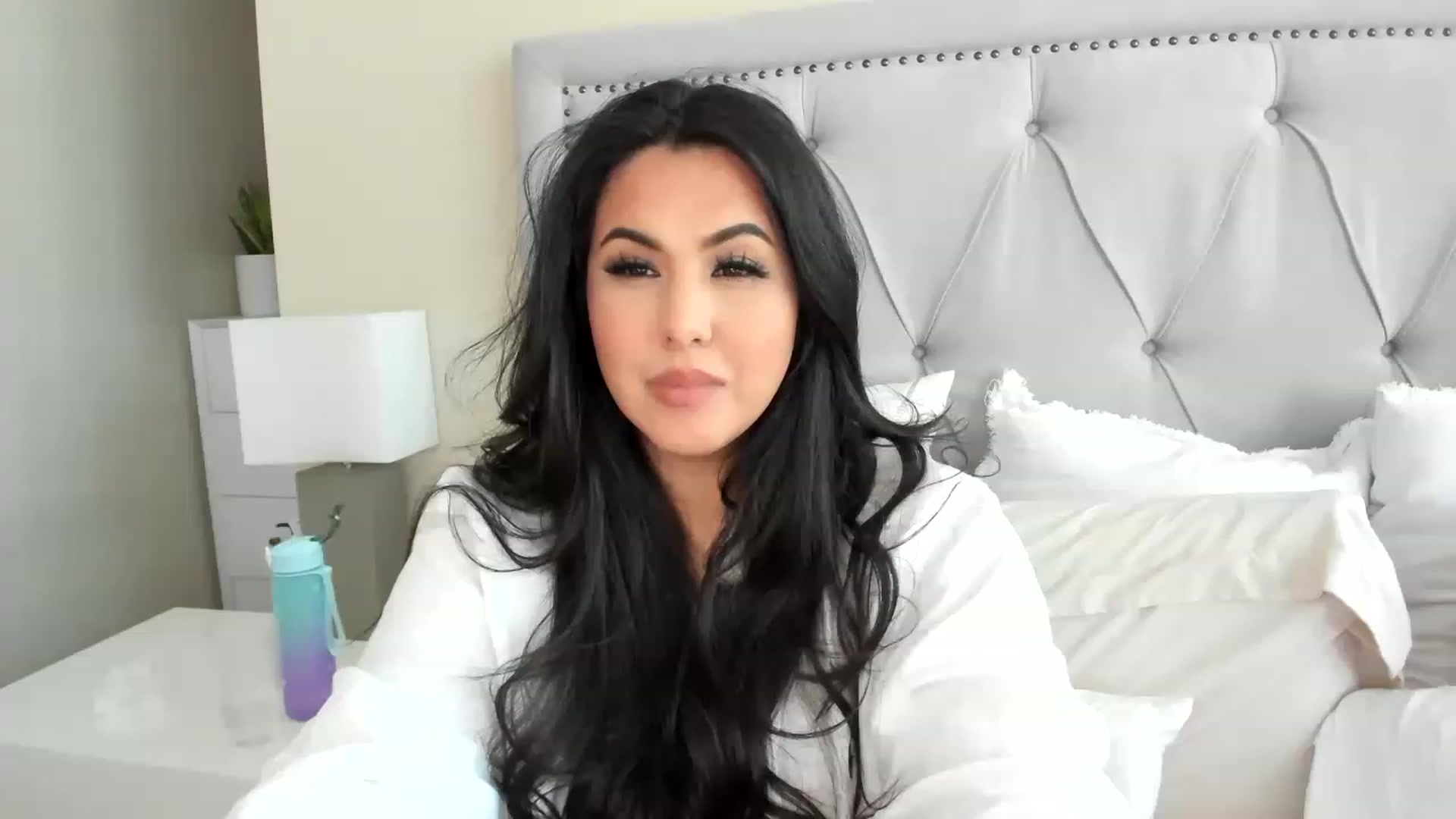 Gallery image thumbnail from MakaylaDivine's myfreecams stream on, 05/24/2023, 21:51 image 1 of 20