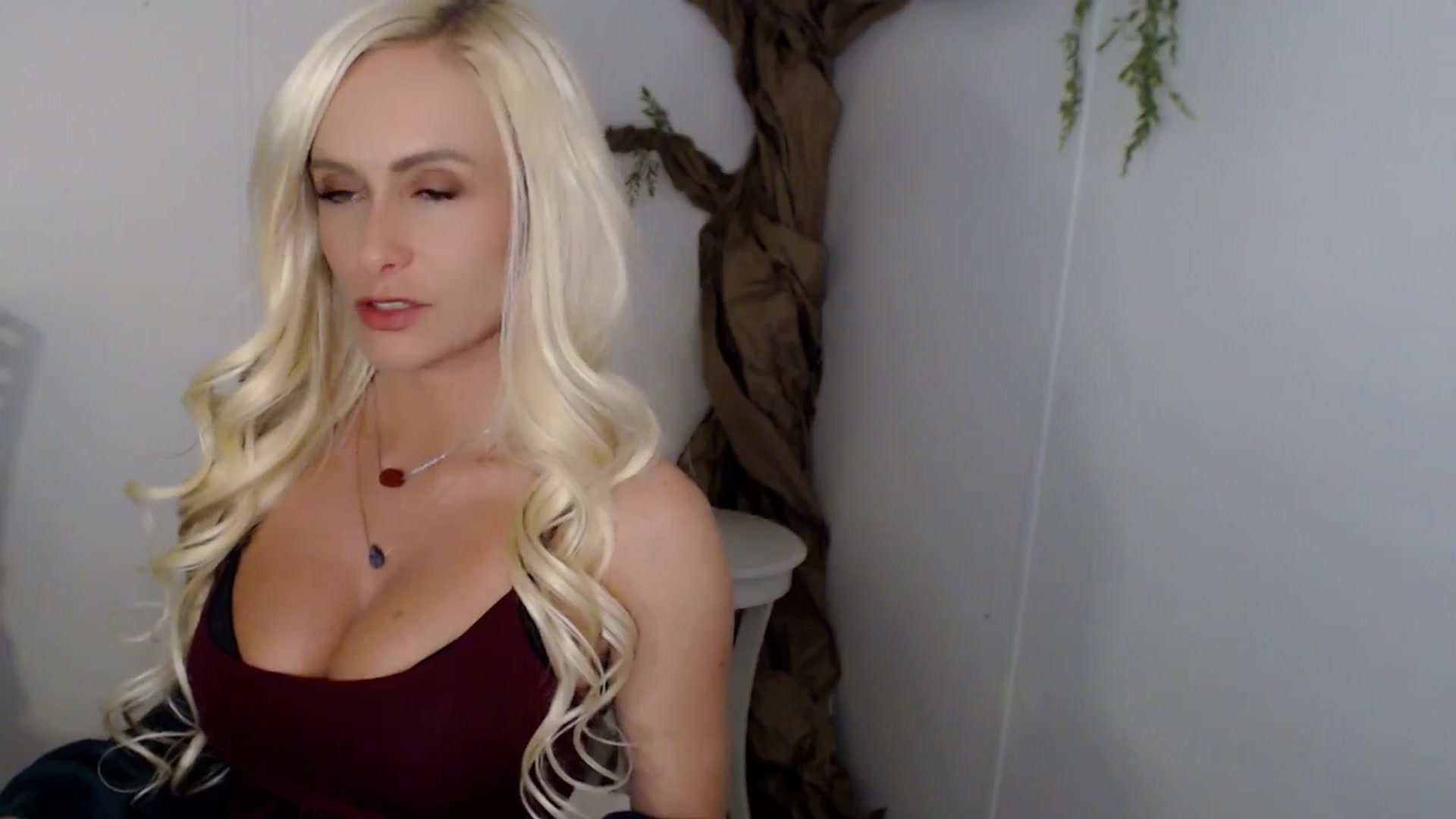 Gallery image thumbnail from MakeMeYoursXx's myfreecams stream on, 03/08/2026, 13:19 image 15 of 20