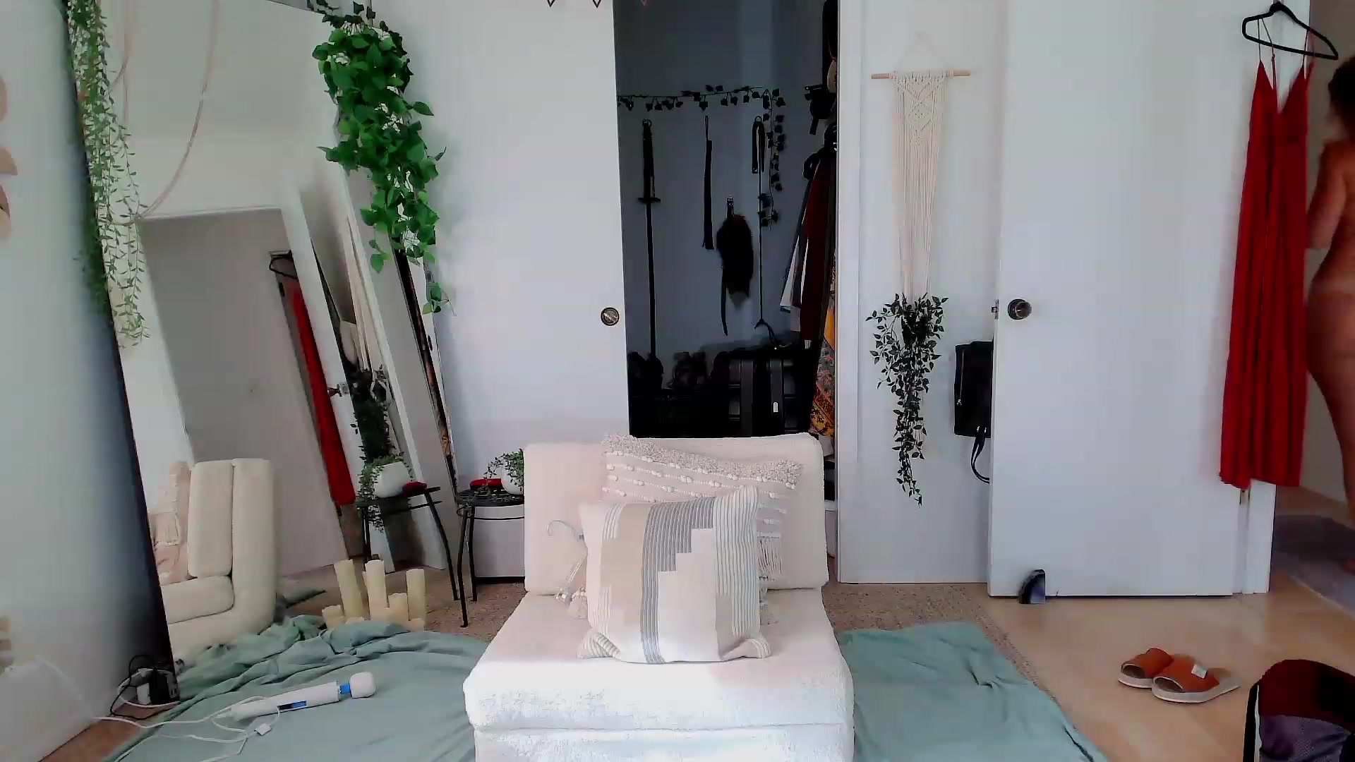 Gallery image thumbnail from Make_It_Reina's myfreecams stream on, 12/07/2022, 20:10 image 14 of 20
