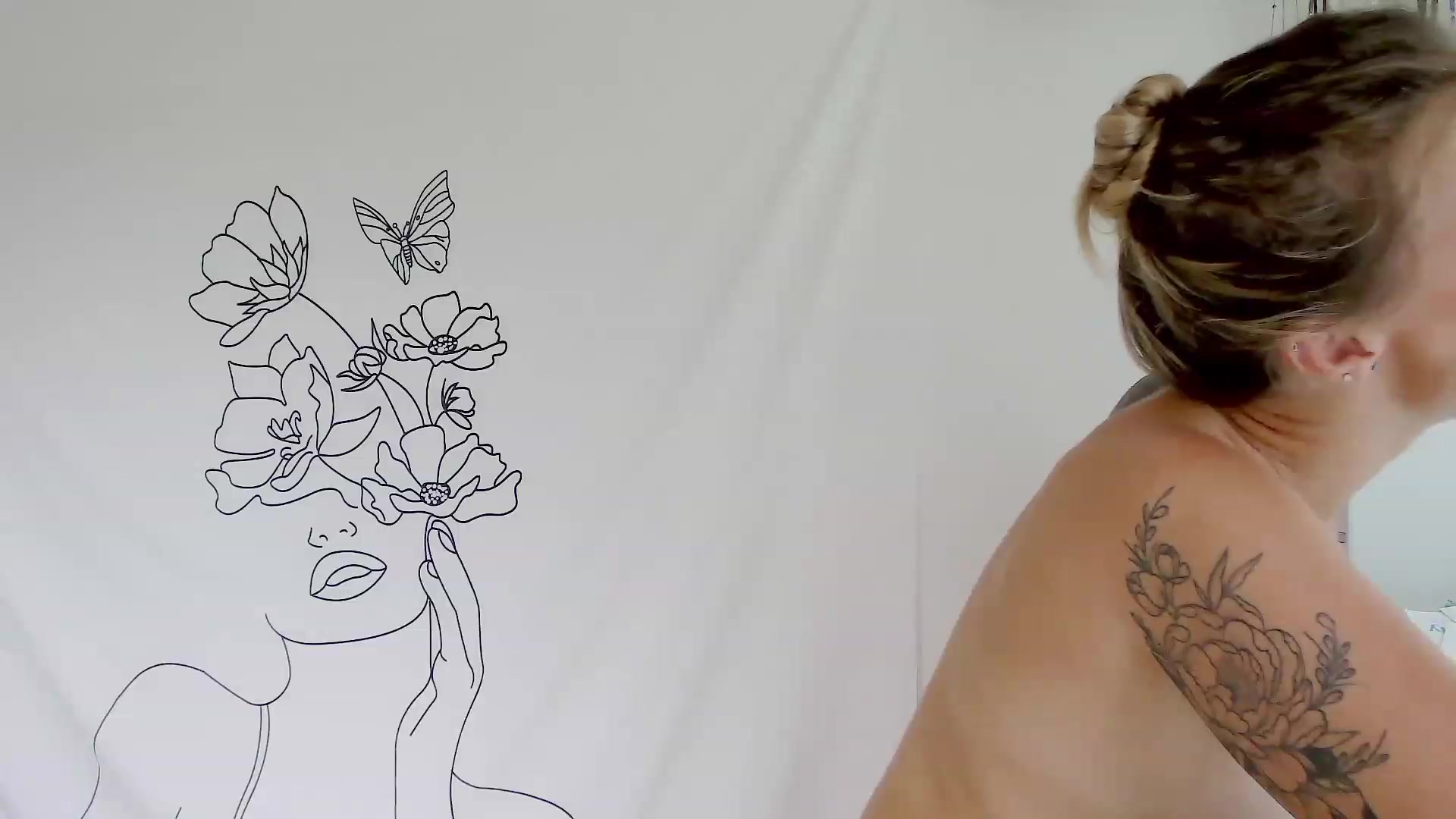 Gallery image thumbnail from Make_It_Reina's myfreecams stream on, 01/11/2023, 24:04 image 9 of 20