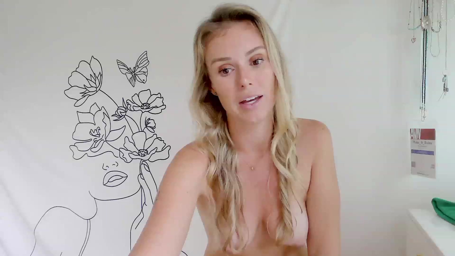 Gallery image thumbnail from Make_It_Reina's myfreecams stream on, 01/11/2023, 01:02 image 6 of 20