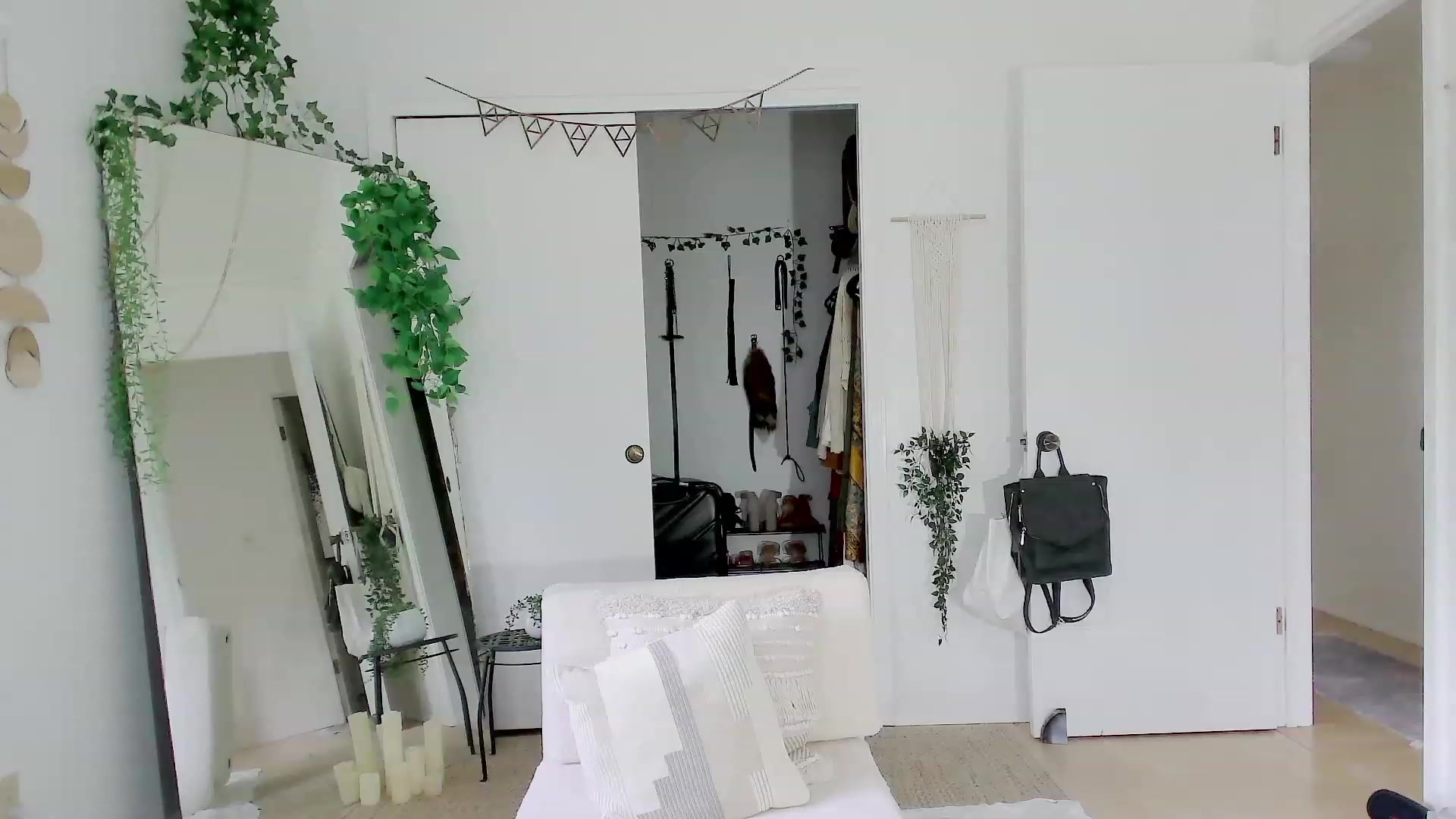 Gallery image thumbnail from Make_It_Reina's myfreecams stream on, 01/18/2023, 24:45 image 19 of 20
