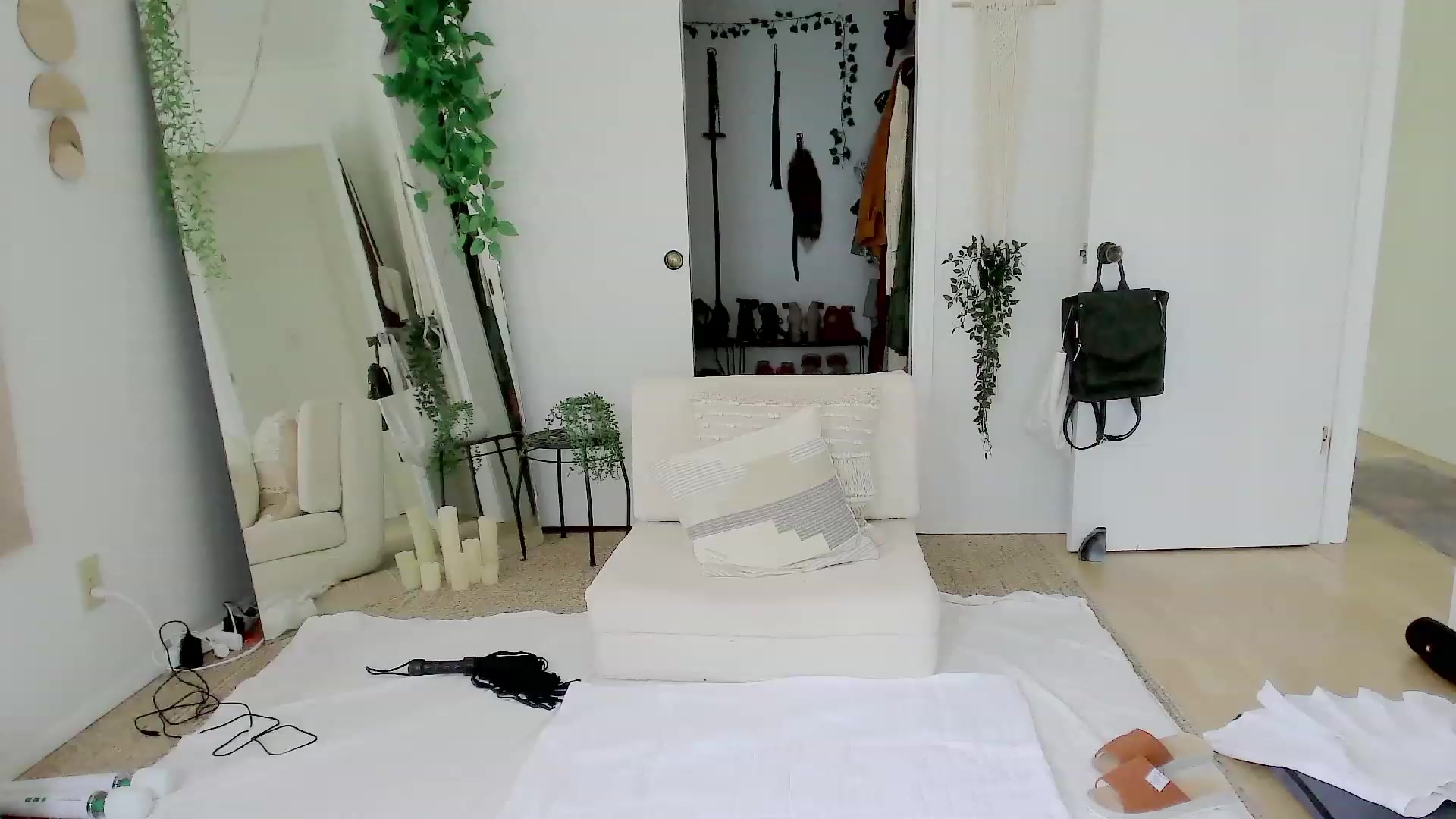 Gallery image thumbnail from Make_It_Reina's myfreecams stream on, 03/07/2023, 01:31 image 11 of 20