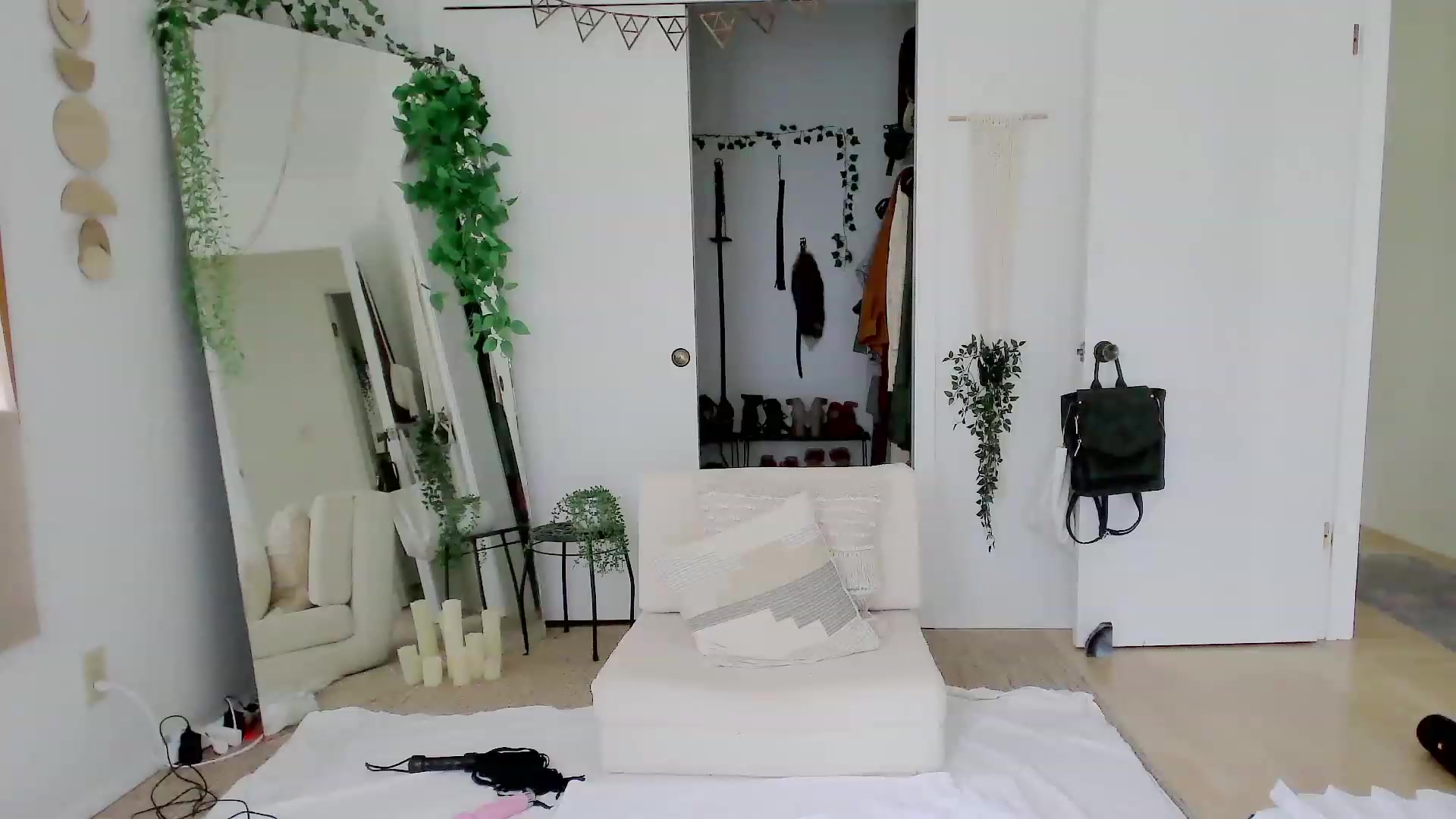 Gallery image thumbnail from Make_It_Reina's myfreecams stream on, 03/07/2023, 01:31 image 20 of 20