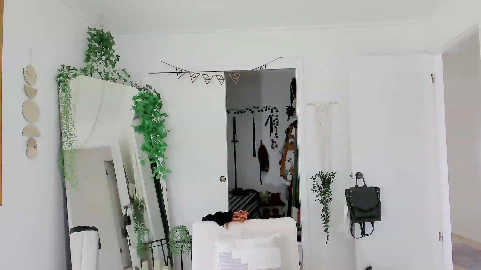 Gallery image thumbnail from Make_It_Reina's myfreecams stream on, 03/15/2023, 01:14 image 7 of 20