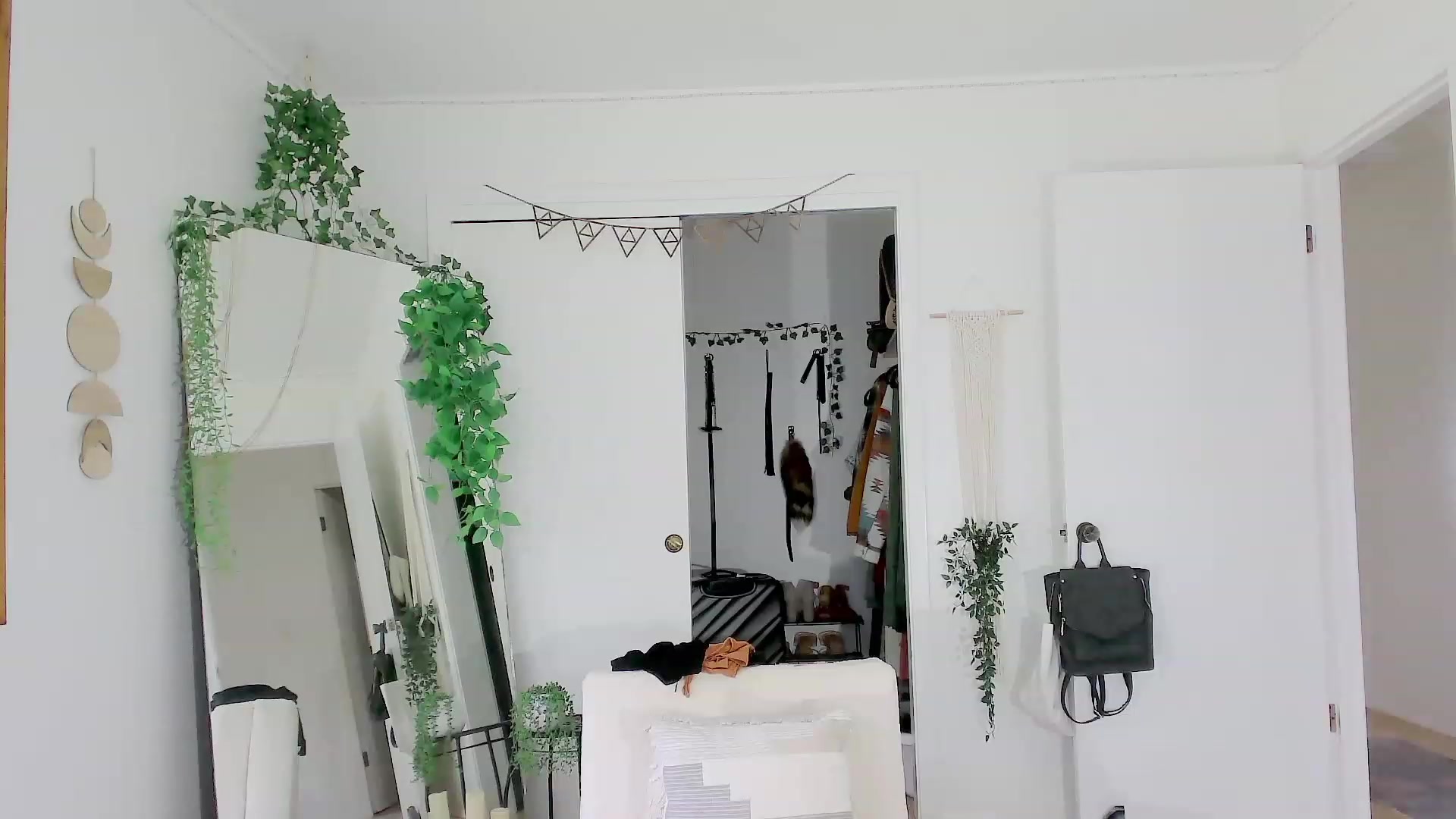 Gallery image thumbnail from Make_It_Reina's myfreecams stream on, 03/15/2023, 01:14 image 8 of 20