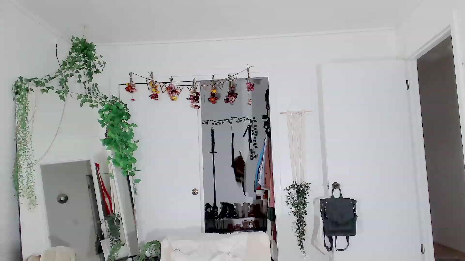 Gallery image thumbnail from Make_It_Reina's myfreecams stream on, 05/31/2023, 04:08 image 1 of 20