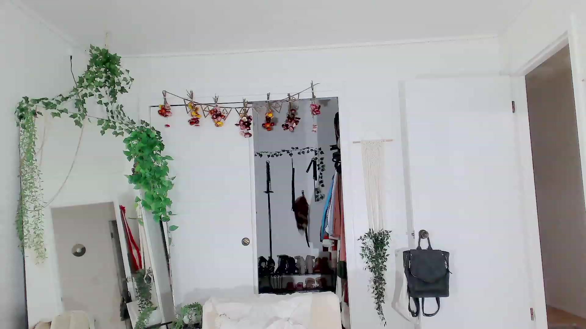 Gallery image thumbnail from Make_It_Reina's myfreecams stream on, 05/31/2023, 04:08 image 8 of 20