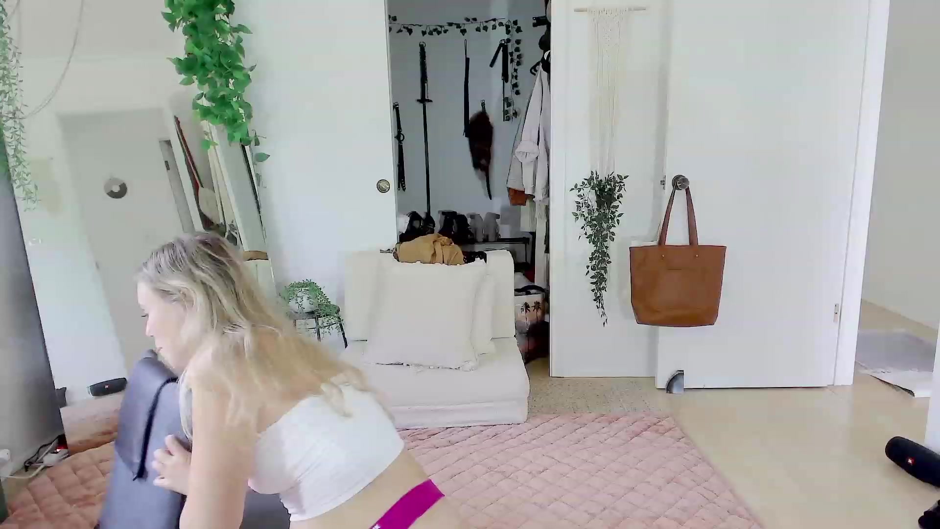 Gallery image thumbnail from Make_It_Reina's myfreecams stream on, 07/13/2023, 24:40 image 8 of 20