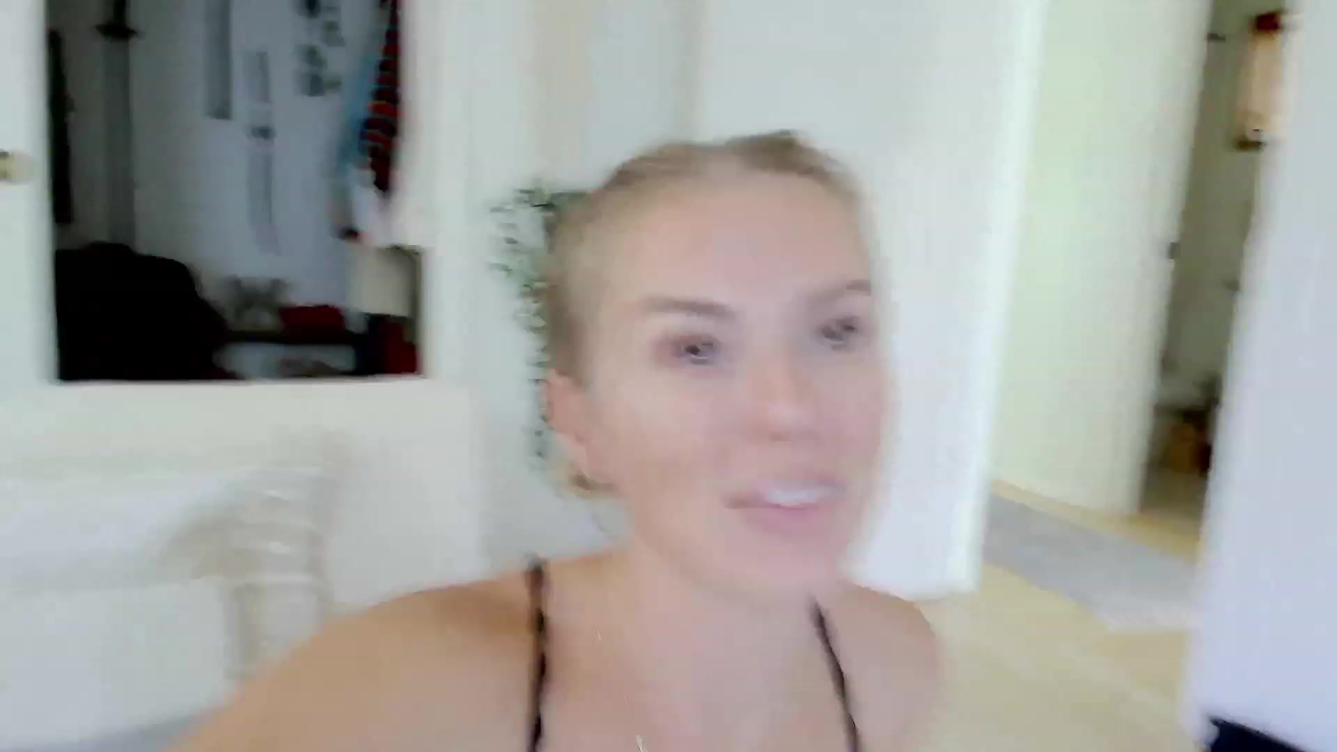 Gallery image thumbnail from Make_It_Reina's myfreecams stream on, 09/01/2023, 23:33 image 3 of 20