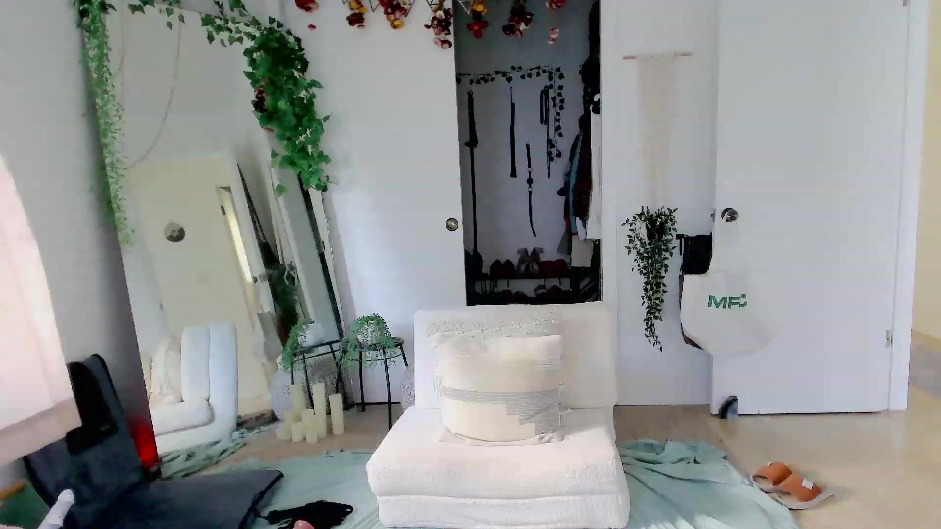 Gallery image thumbnail from Make_It_Reina's myfreecams stream on, 09/12/2023, 04:17 image 2 of 20