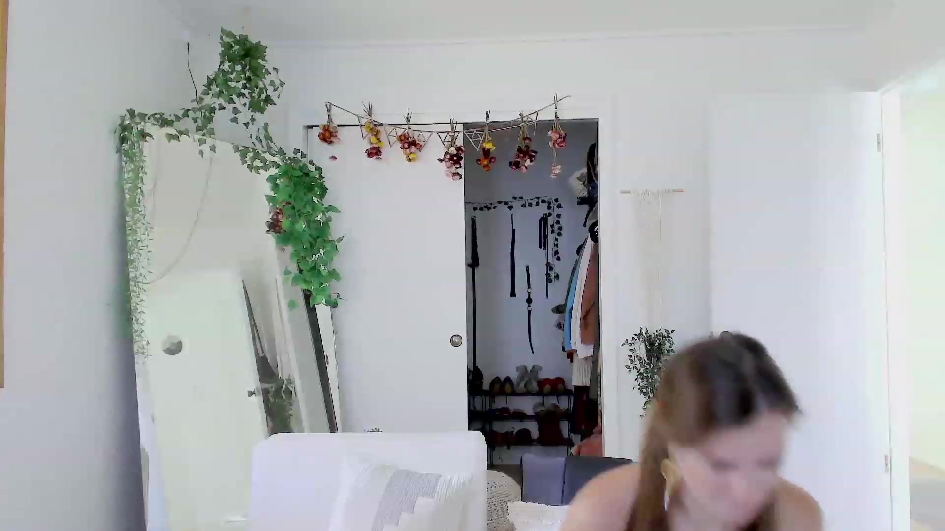 Gallery image thumbnail from Make_It_Reina's myfreecams stream on, 09/14/2023, 24:26 image 11 of 20