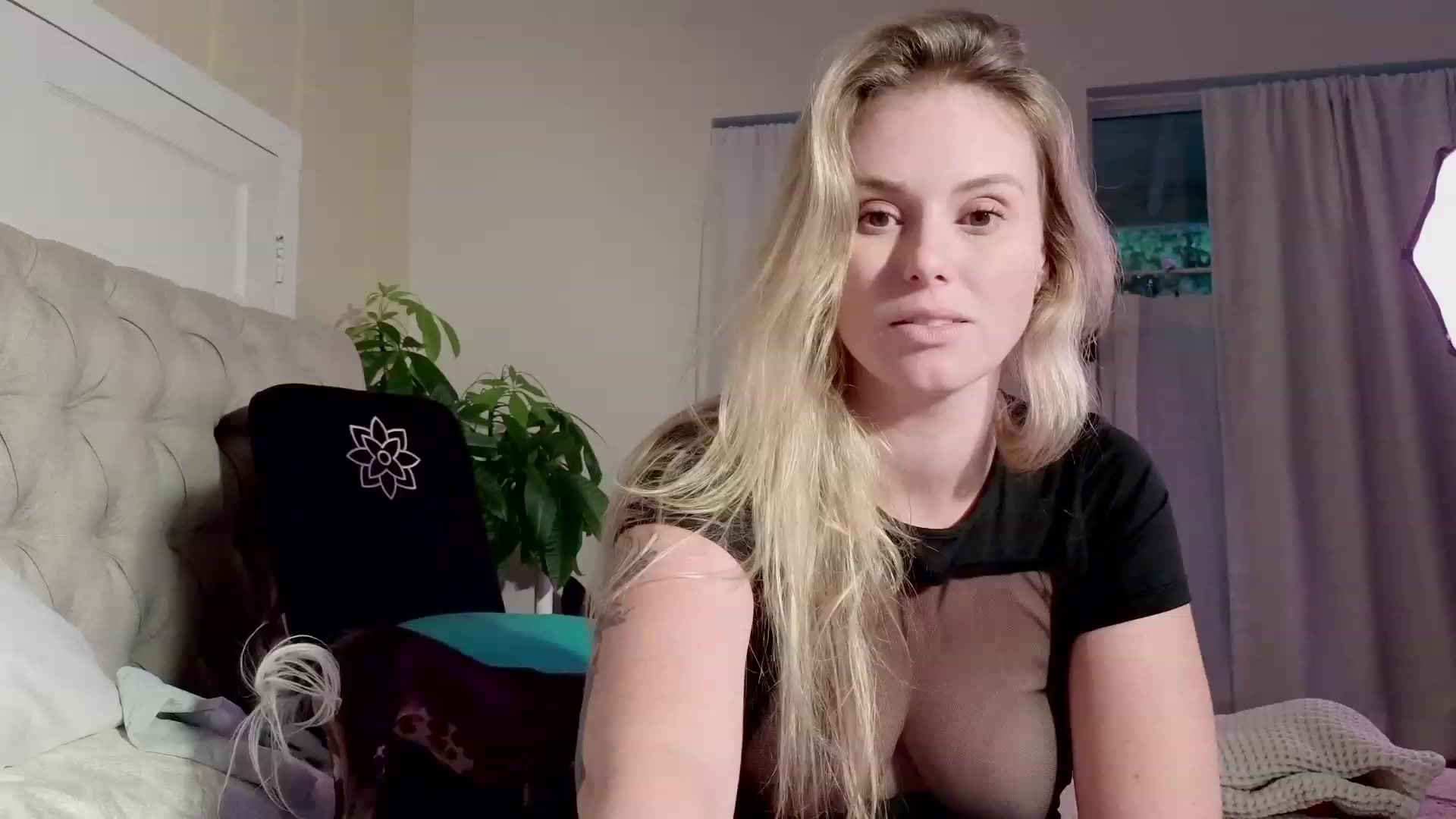 Gallery image thumbnail from Make_It_Reina's myfreecams stream on, 11/16/2023, 03:14 image 20 of 20