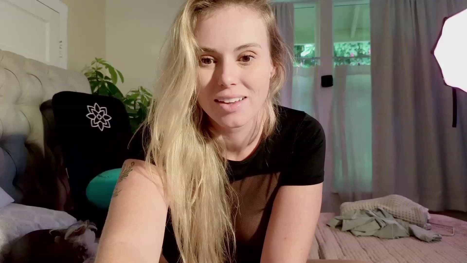 Gallery image thumbnail from Make_It_Reina's myfreecams stream on, 11/16/2023, 03:14 image 11 of 20