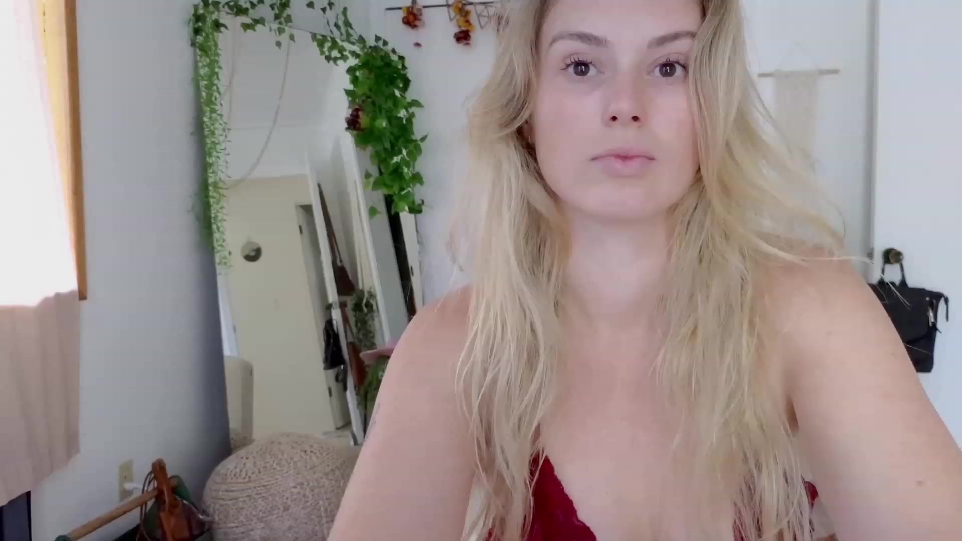 Gallery image thumbnail from Make_It_Reina's myfreecams stream on, 11/21/2023, 21:28 image 12 of 20
