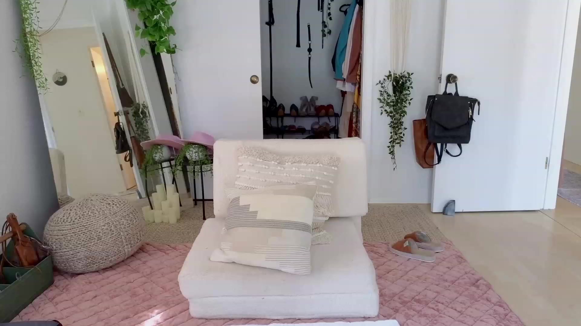Gallery image thumbnail from Make_It_Reina's myfreecams stream on, 11/21/2023, 21:28 image 8 of 20