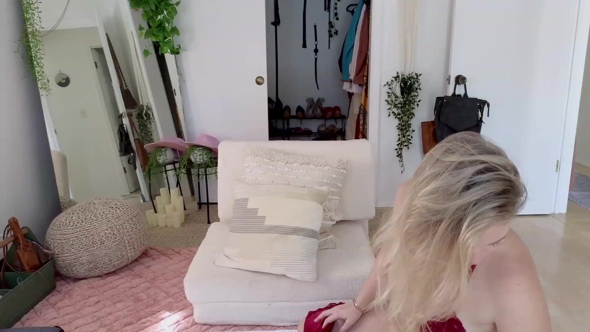 Gallery image thumbnail from Make_It_Reina's myfreecams stream on, 11/21/2023, 21:28 image 5 of 20