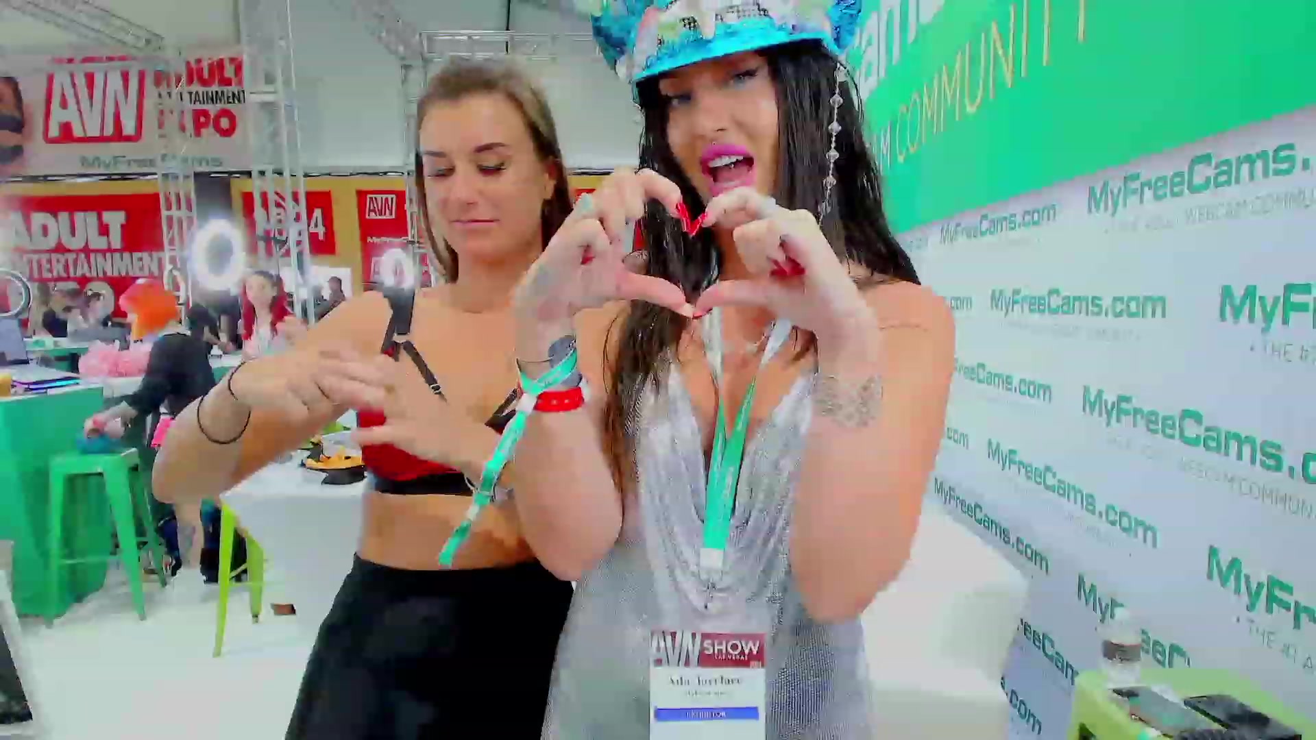 Gallery image thumbnail from Make_It_Reina's myfreecams stream on, 01/26/2024, 24:03 image 17 of 20