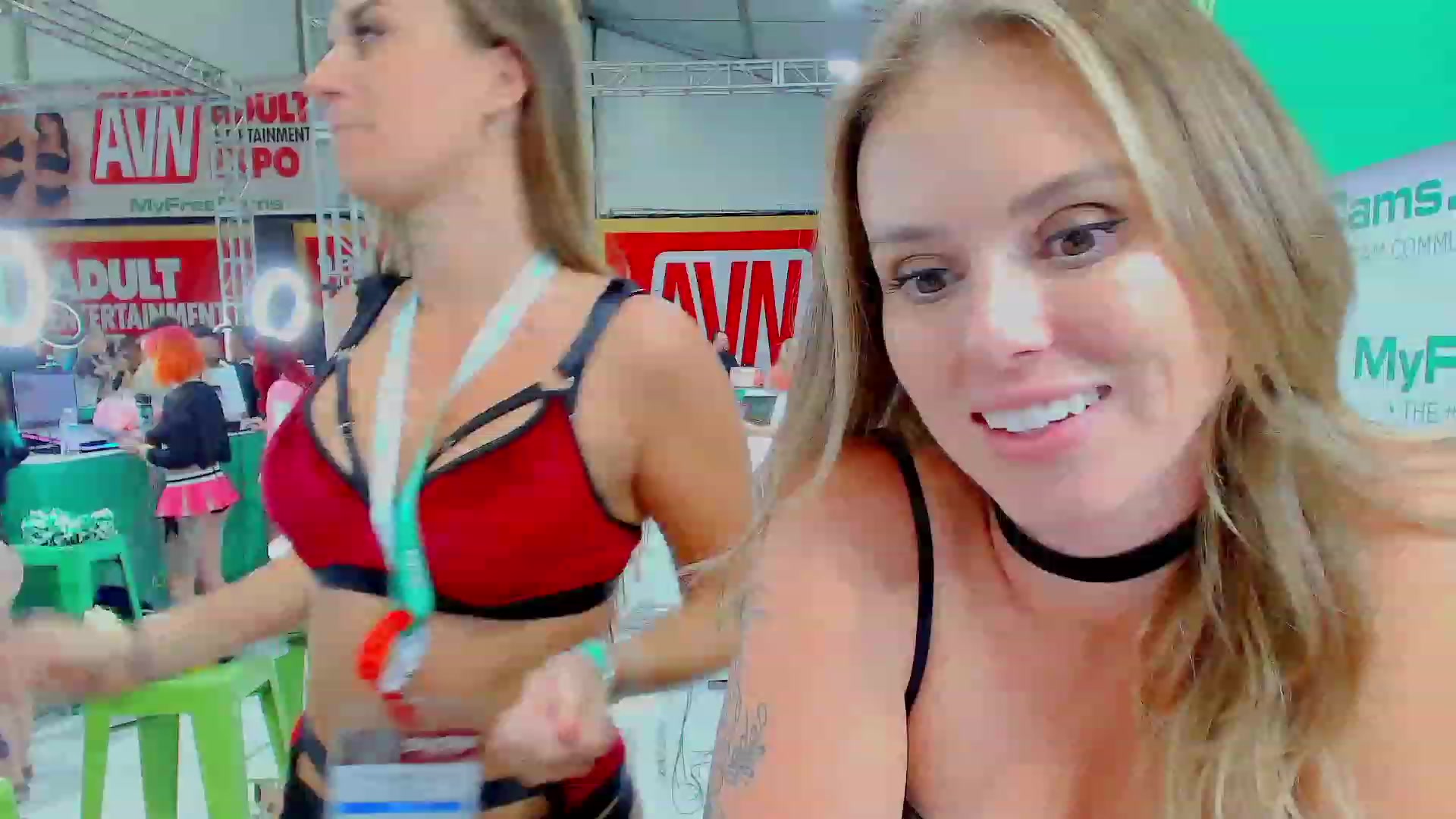 Gallery image thumbnail from Make_It_Reina's myfreecams stream on, 01/26/2024, 01:21 image 9 of 20