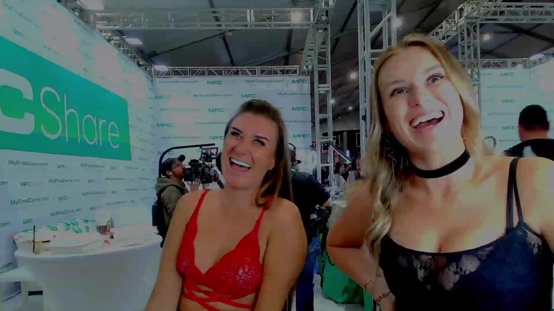 Gallery image thumbnail from Make_It_Reina's myfreecams stream on, 01/27/2024, 24:02 image 12 of 20