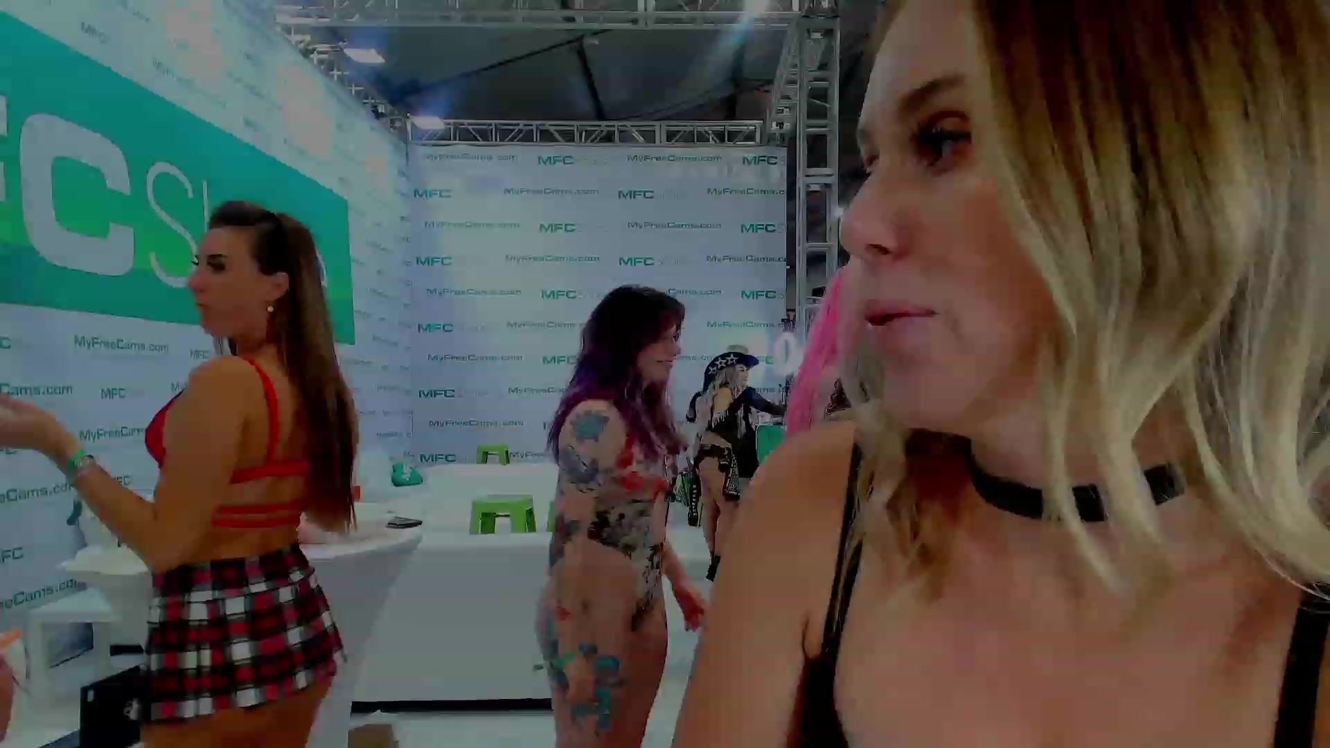 Gallery image thumbnail from Make_It_Reina's myfreecams stream on, 01/27/2024, 24:46 image 6 of 20