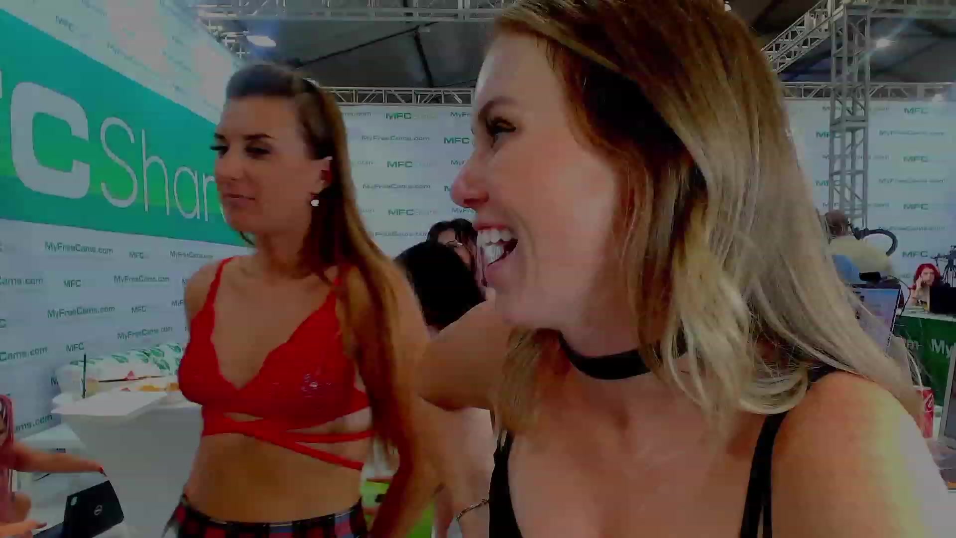 Gallery image thumbnail from Make_It_Reina's myfreecams stream on, 01/27/2024, 24:46 image 5 of 20