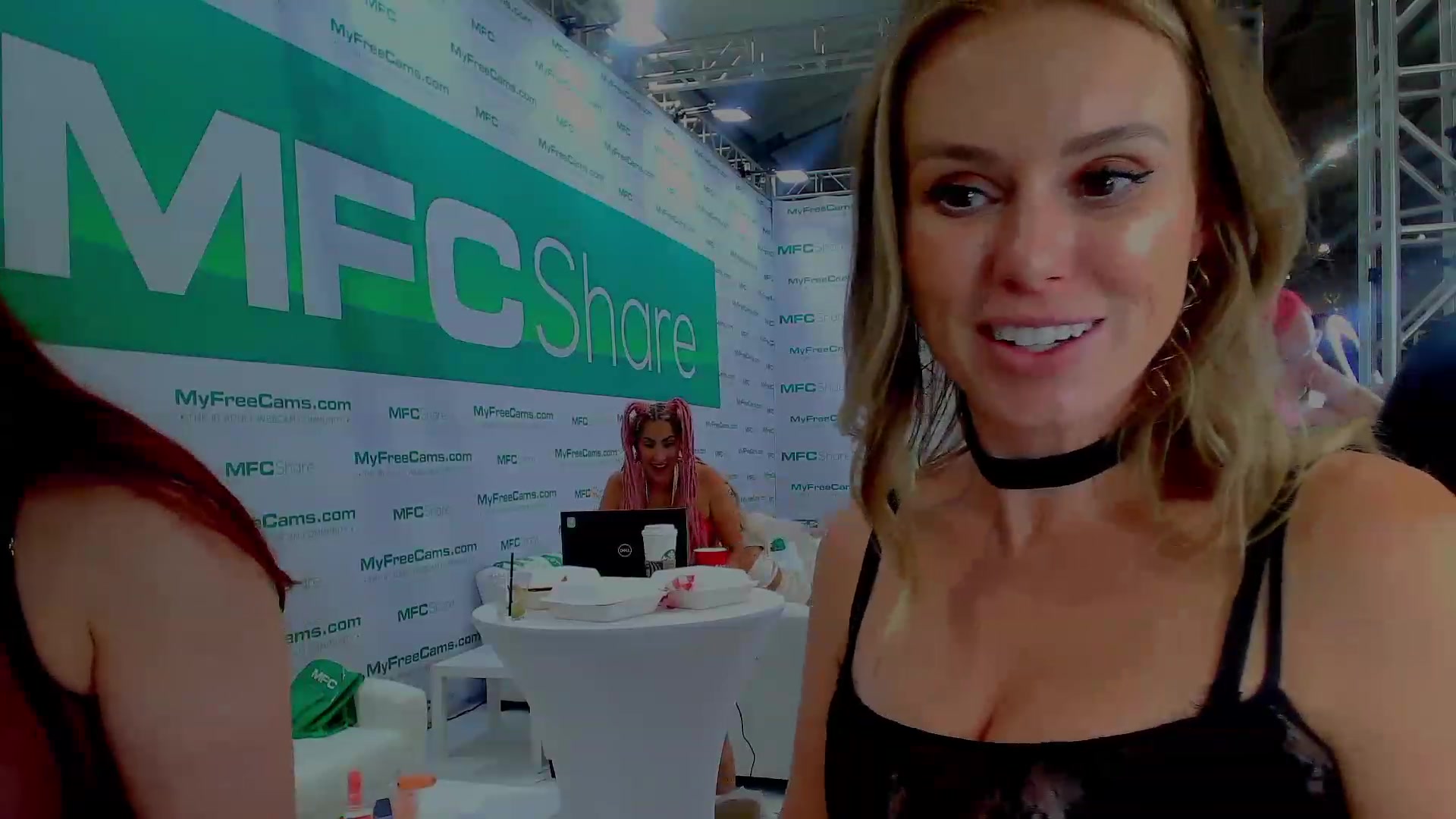 Gallery image thumbnail from Make_It_Reina's myfreecams stream on, 01/27/2024, 24:46 image 10 of 20