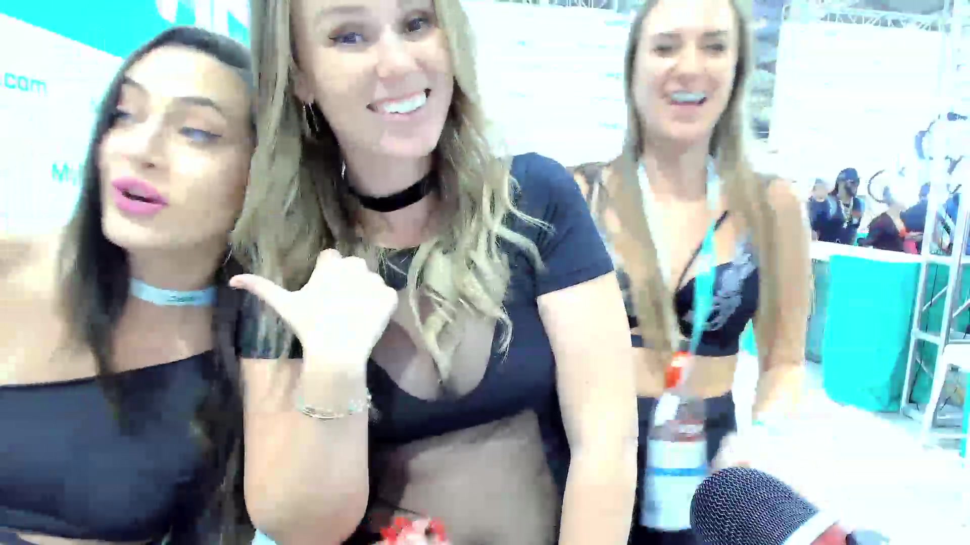 Gallery image thumbnail from Make_It_Reina's myfreecams stream on, 01/28/2024, 24:00 image 18 of 20