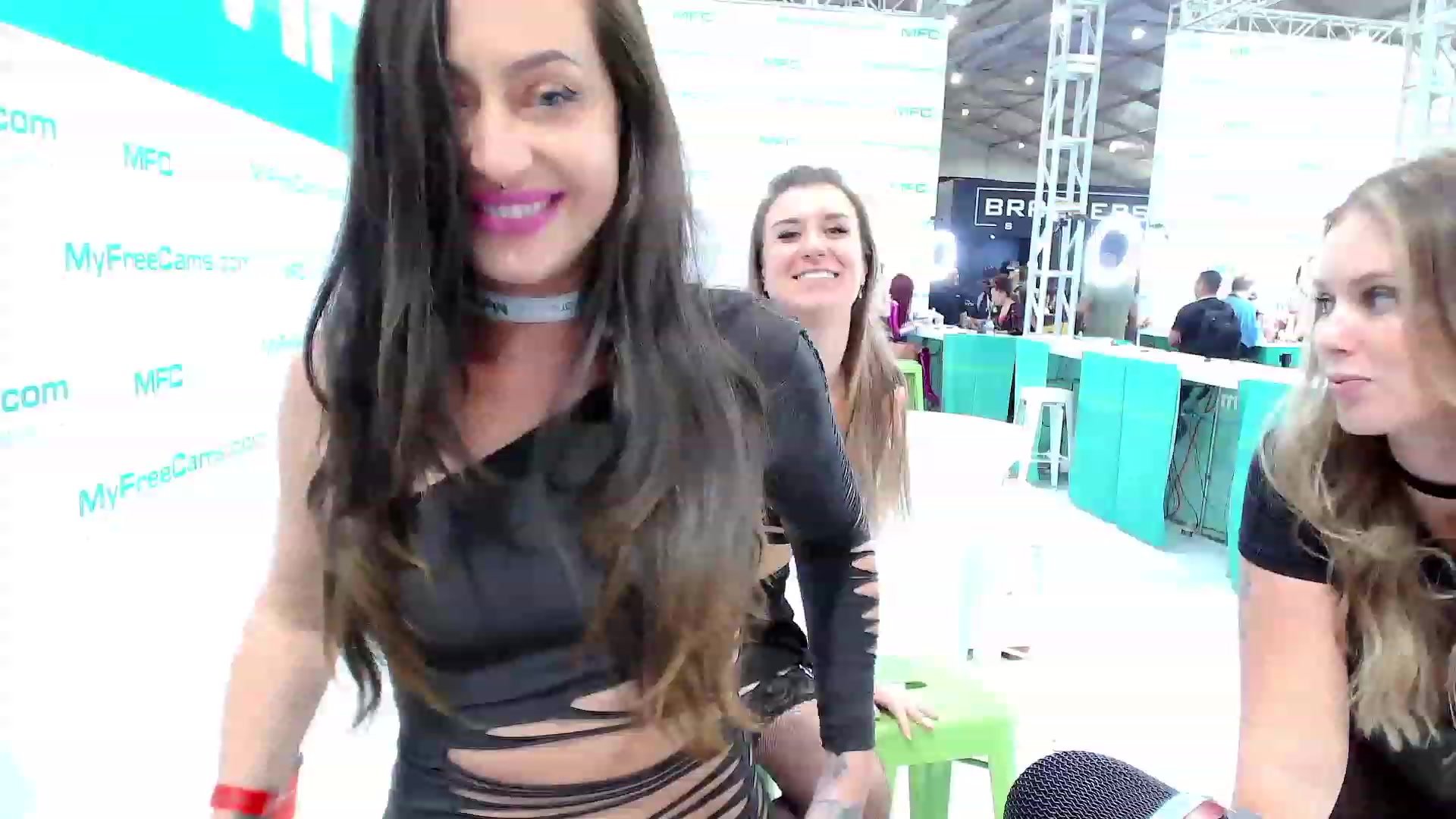 Gallery image thumbnail from Make_It_Reina's myfreecams stream on, 01/28/2024, 24:00 image 8 of 20