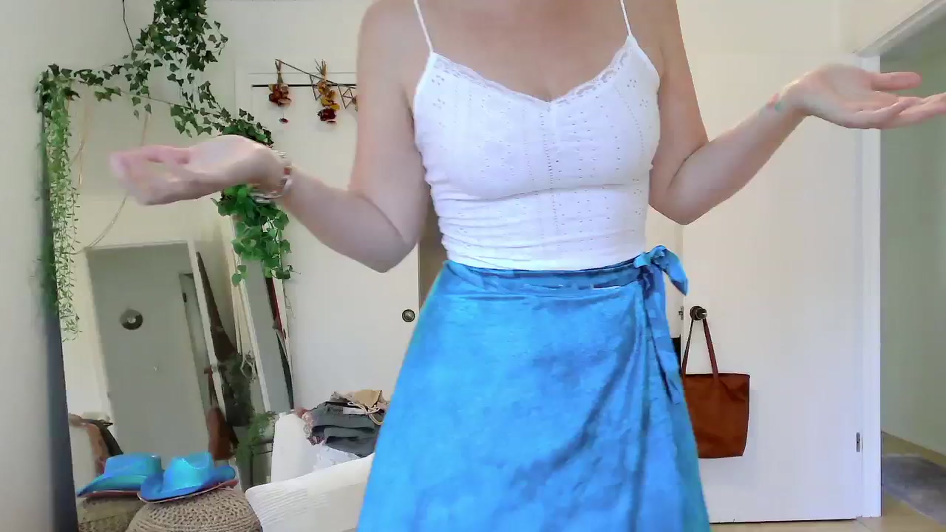 Gallery image thumbnail from Make_It_Reina's myfreecams stream on, 02/24/2024, 02:45 image 13 of 20