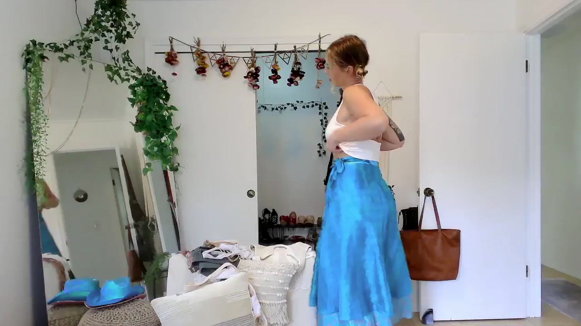 Gallery image thumbnail from Make_It_Reina's myfreecams stream on, 02/24/2024, 02:45 image 16 of 20