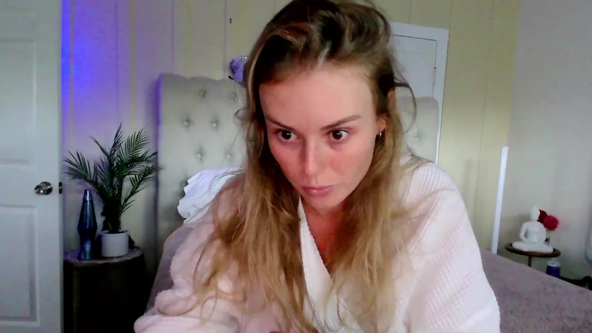 Gallery image thumbnail from Make_It_Reina's myfreecams stream on, 03/26/2024, 04:25 image 18 of 20